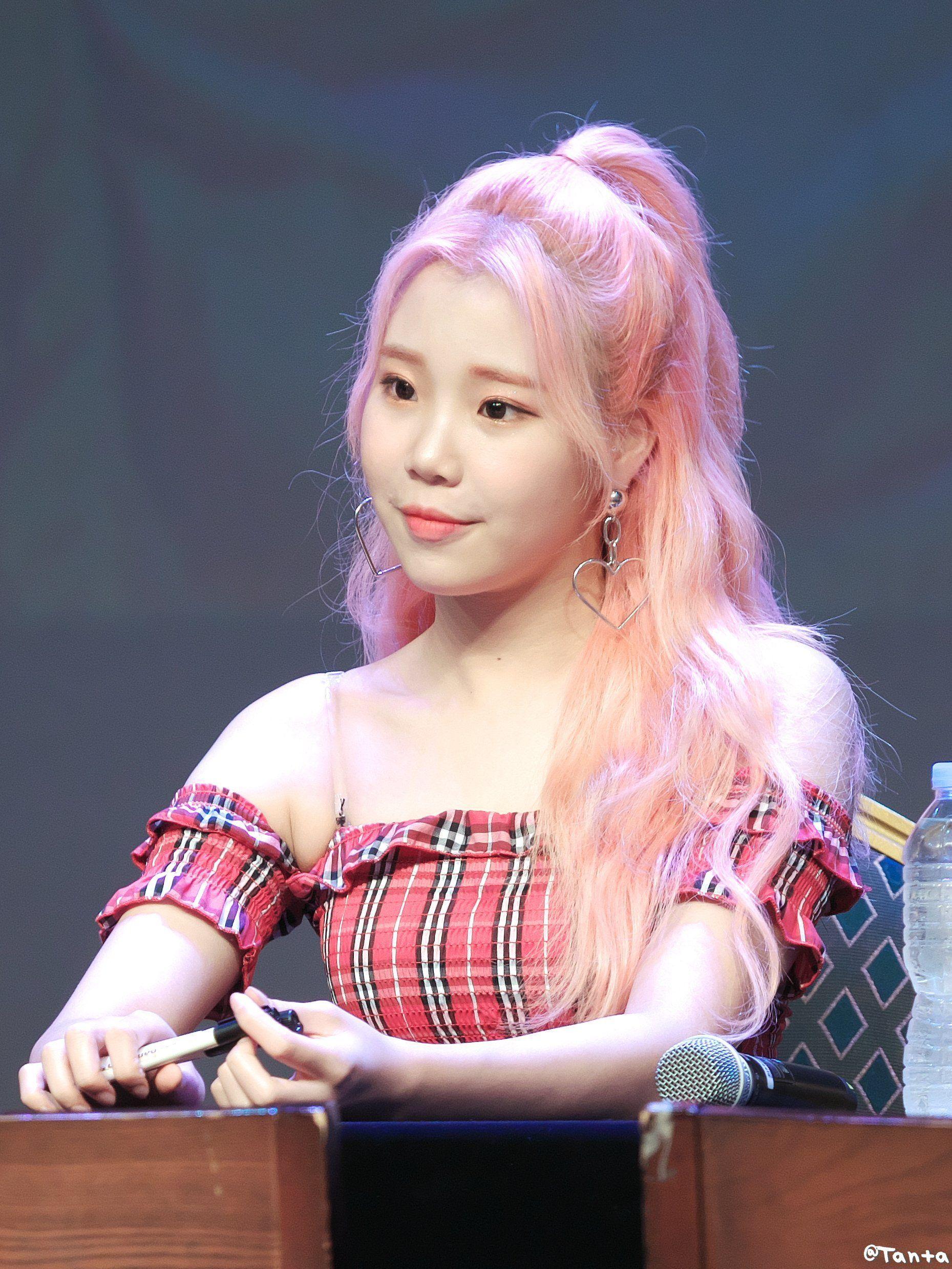 1859x2478 상암 팬사인회 #모모랜드 #주이 #MOMOLAND #JOOE. Kpop girls, Kpop girl groups, Joo won
