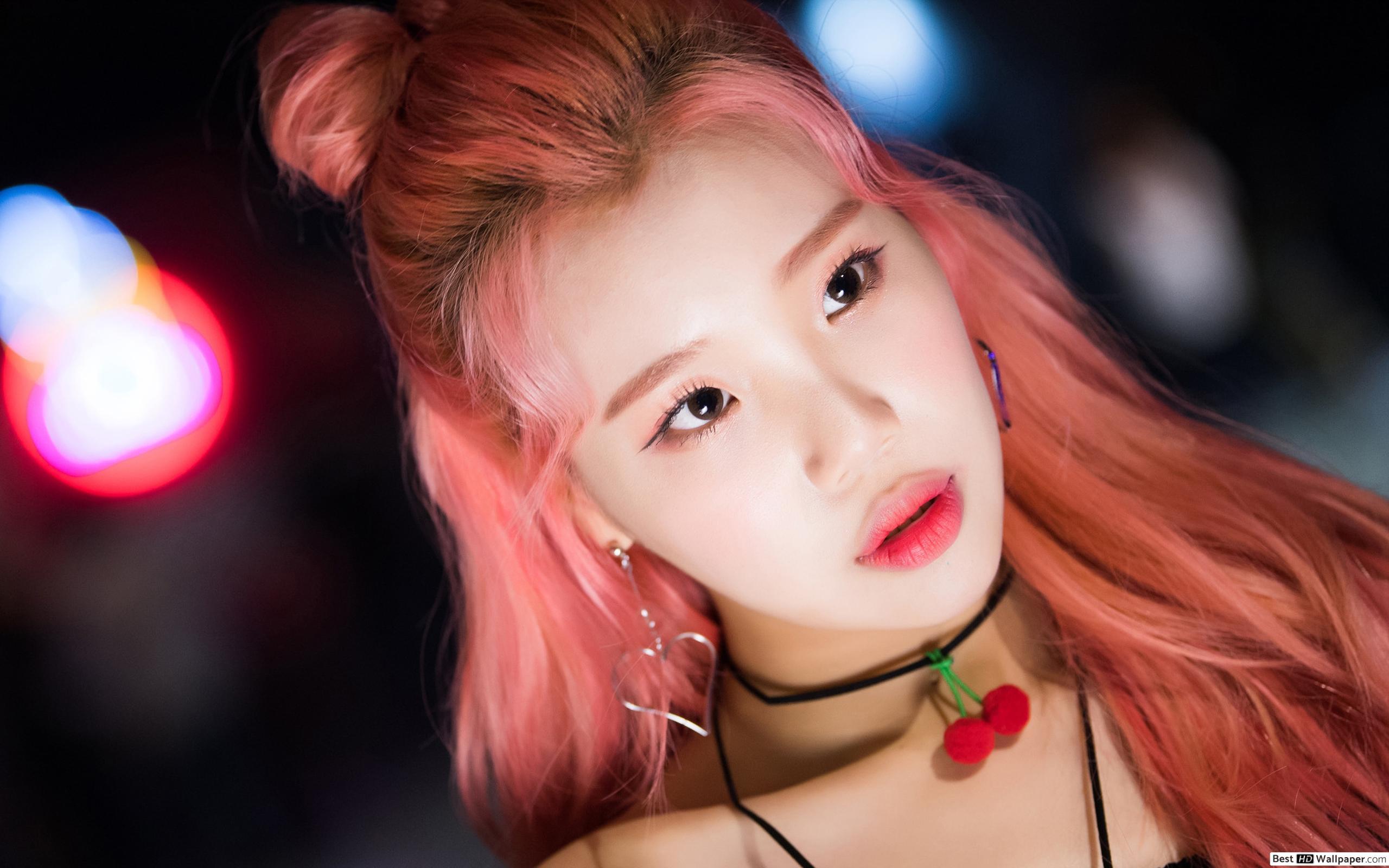 2560x1600 Pink hair beauty from 'Momoland' HD wallpaper download