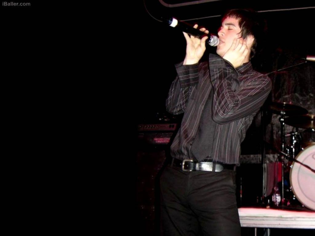 1024x768 BEST WALLPAPER: Brendon Urie Wallpaper PC