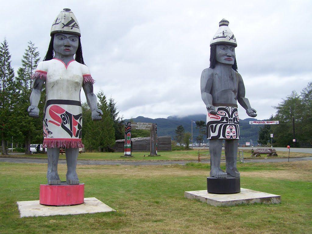 1024x768 Statues of the Makah