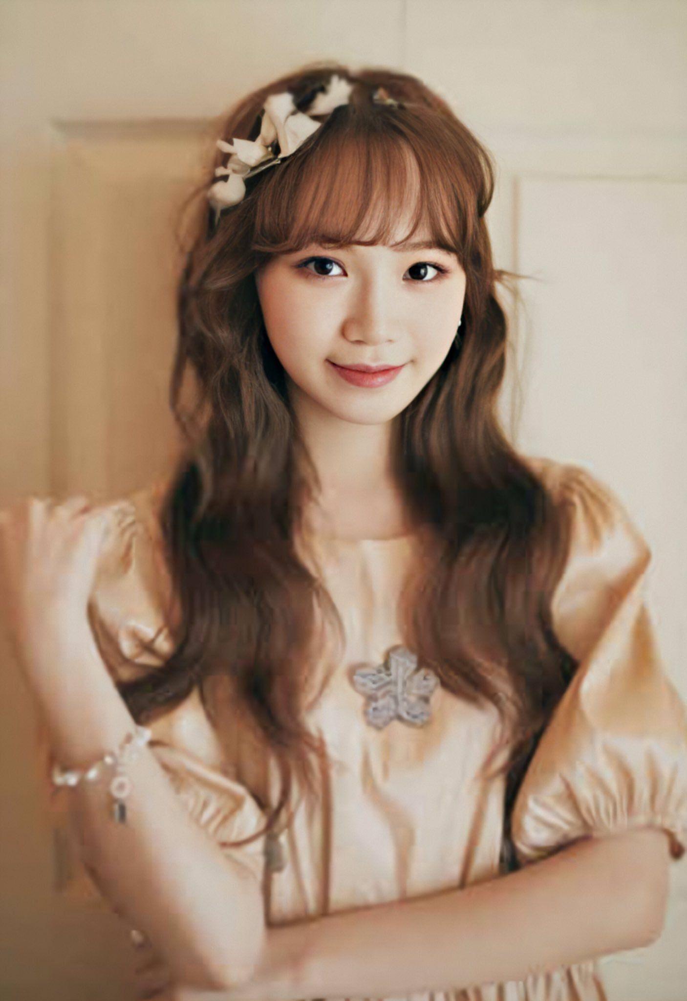 1406x2048 Wallpaper Heaven: Chaewon