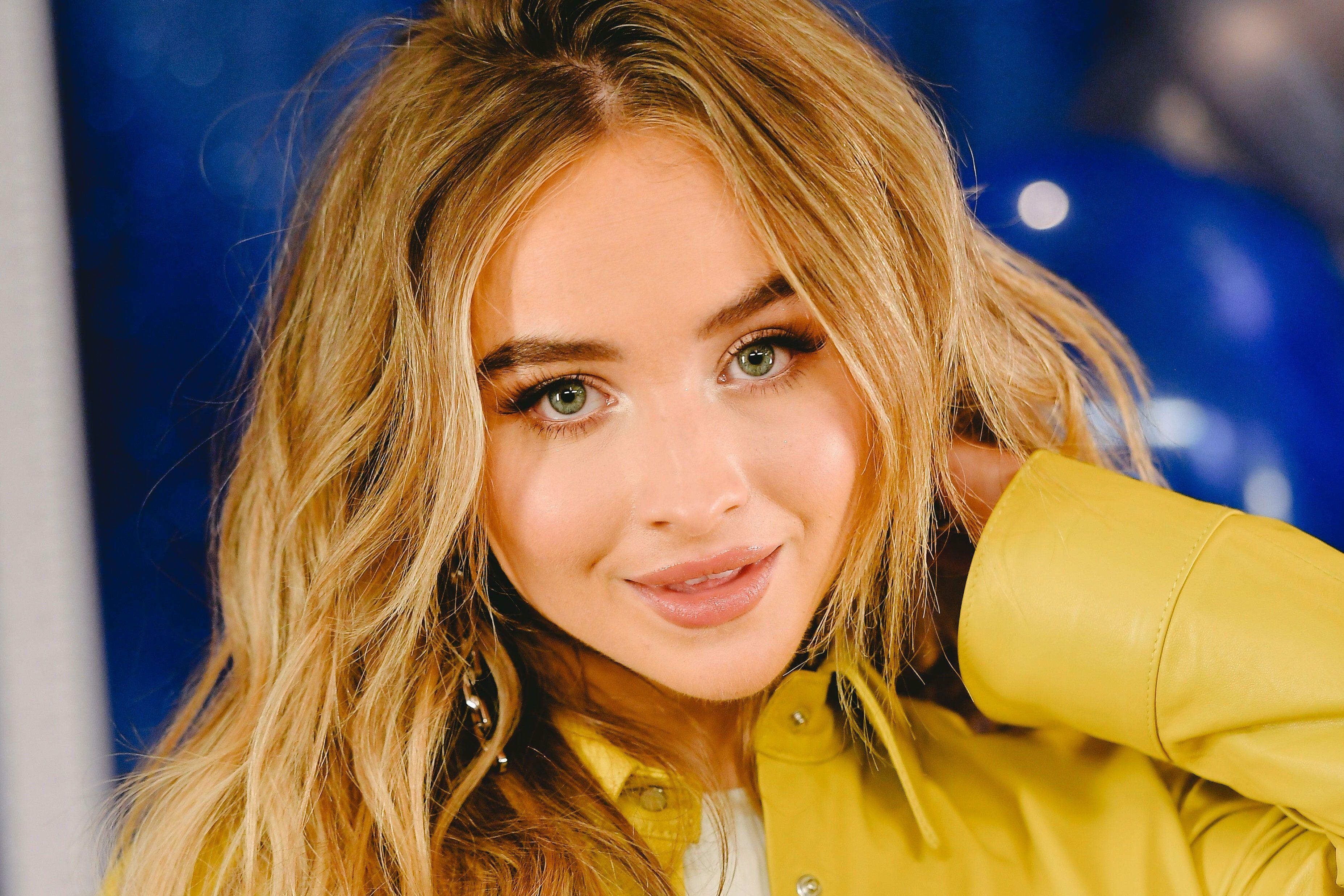 3710x2473 Sabrina Carpenter Will Star in and Produce Netflix's Alice
