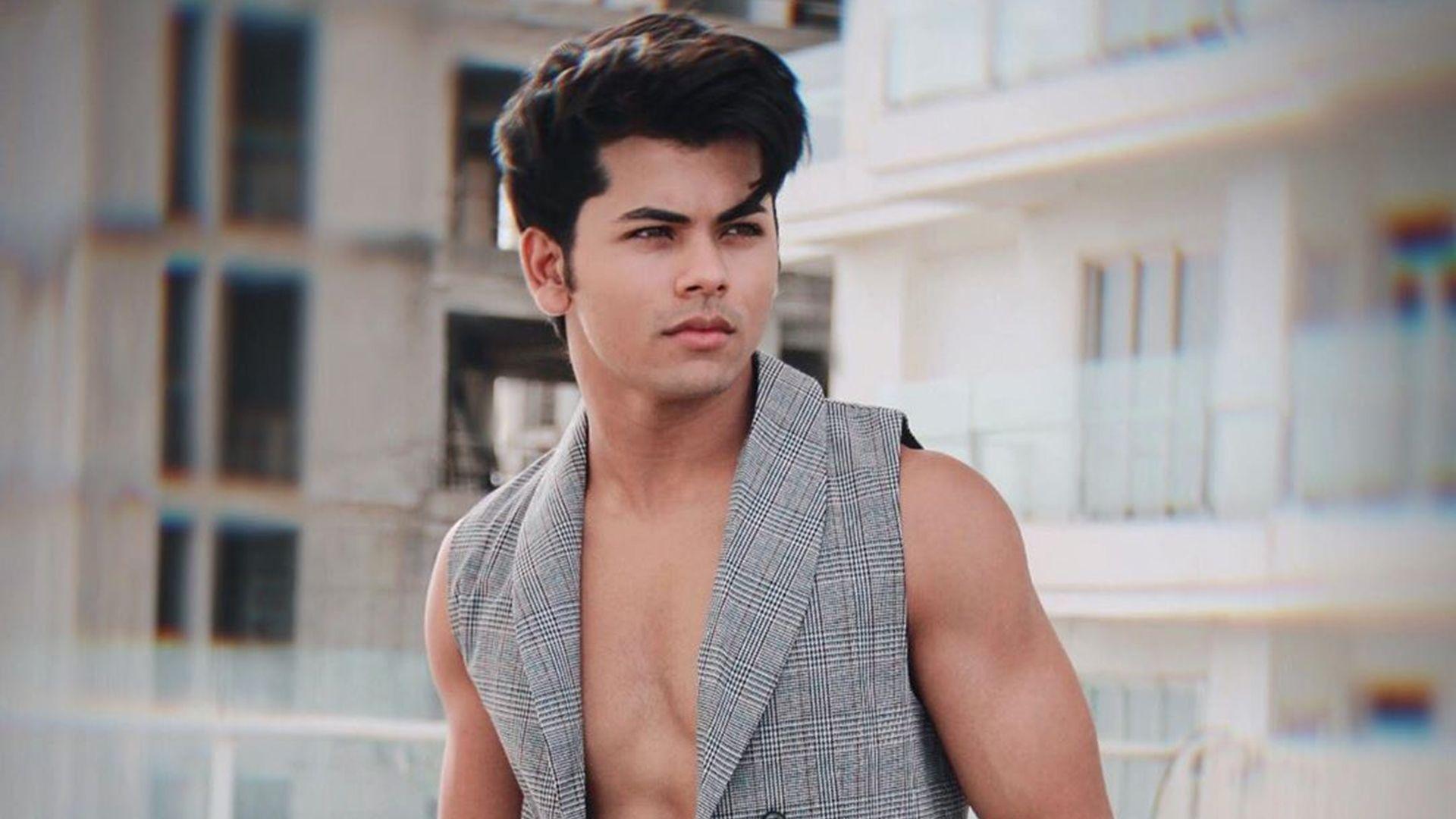 Siddharth Nigam Wallpapers - Top Free Siddharth Nigam Backgrounds -  WallpaperAccess