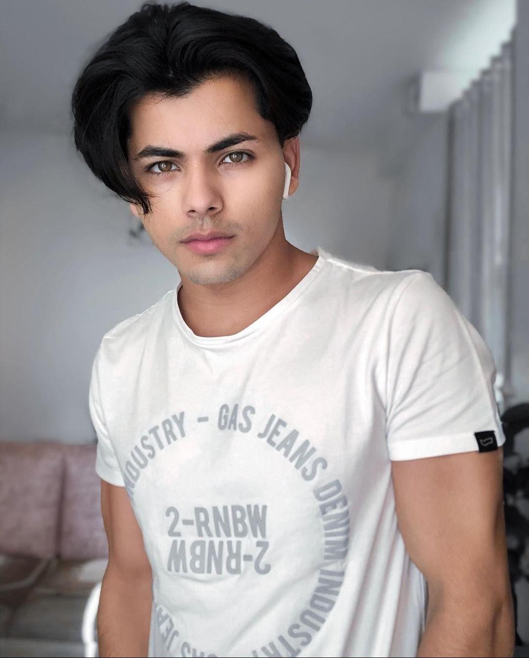 1080x1342 Siddharth Nigam New HD Wallpaper & High Definition Image (1080p) (1080x1342) (2021)