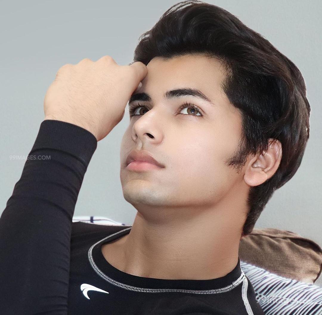 1080x1055 Siddharth Nigam New HD Wallpaper & High Definition Image (1080p) (1080x1055) (2021)