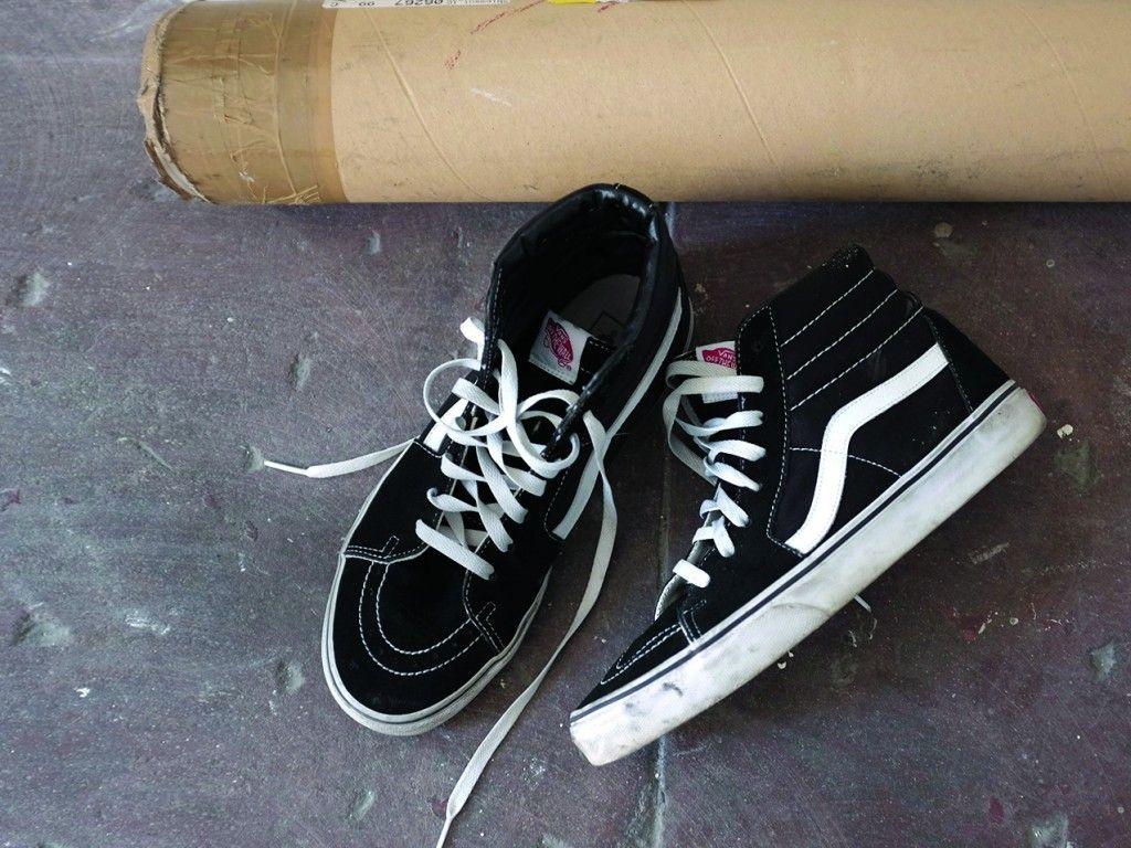 1024x768 Vans Sk8 Black White