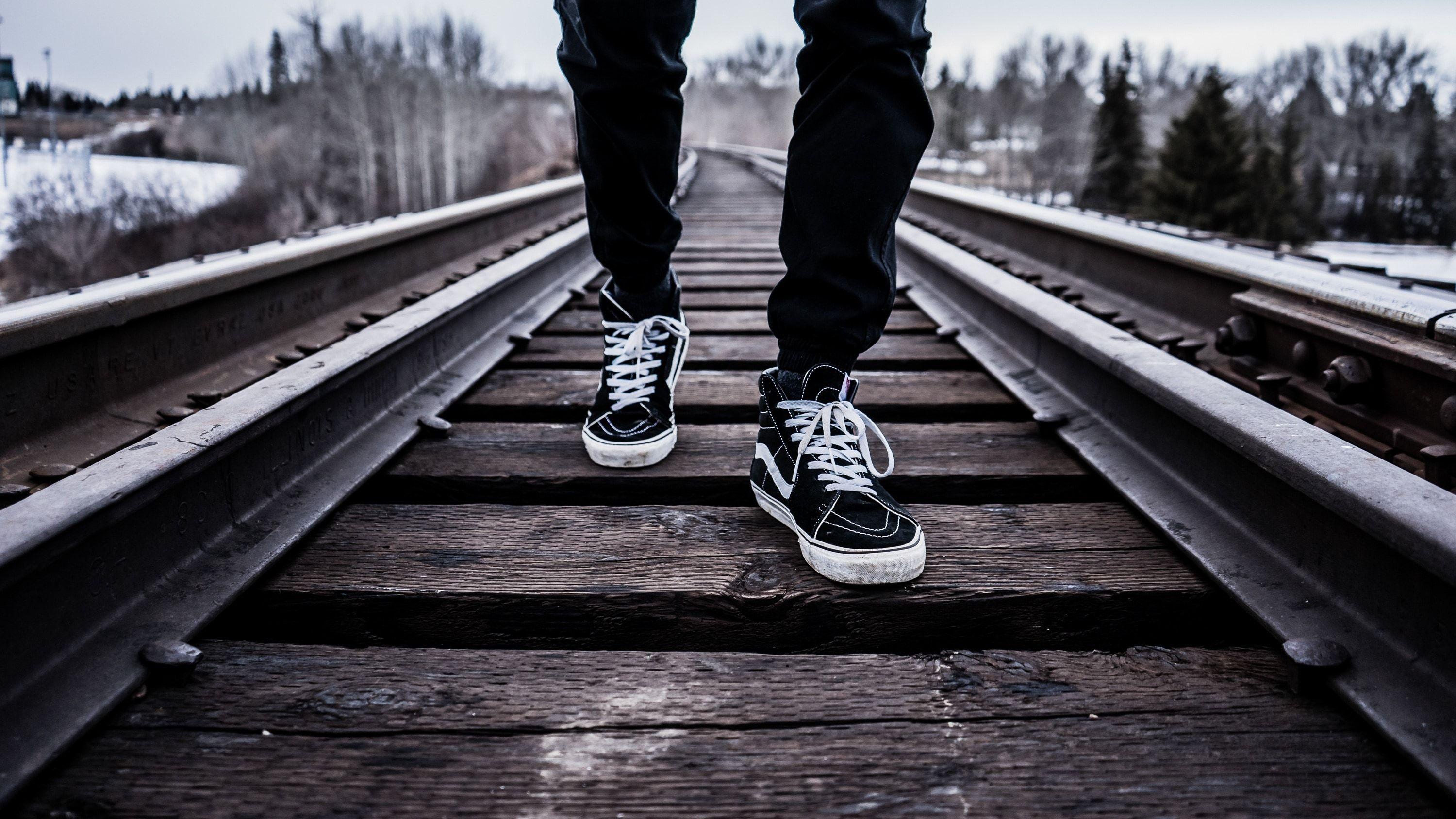 3000x1688 wallpaper. black and white vans sk8 hi