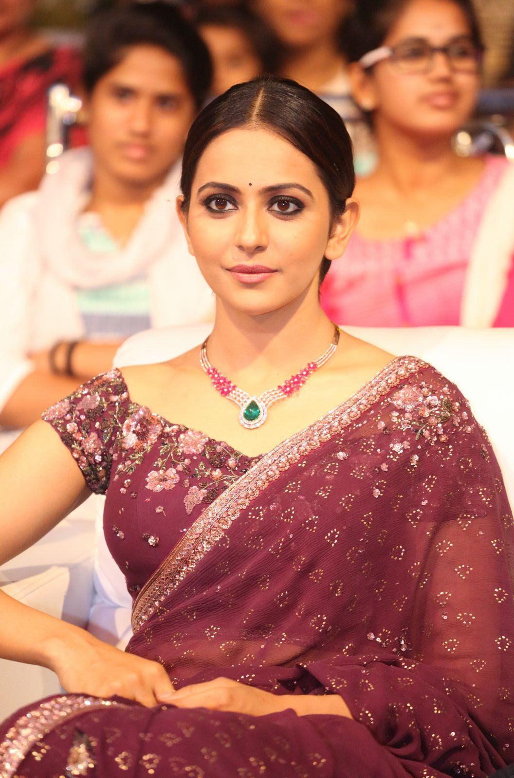 1056x1600 Jaya Janaki Nayaka Wallpaper