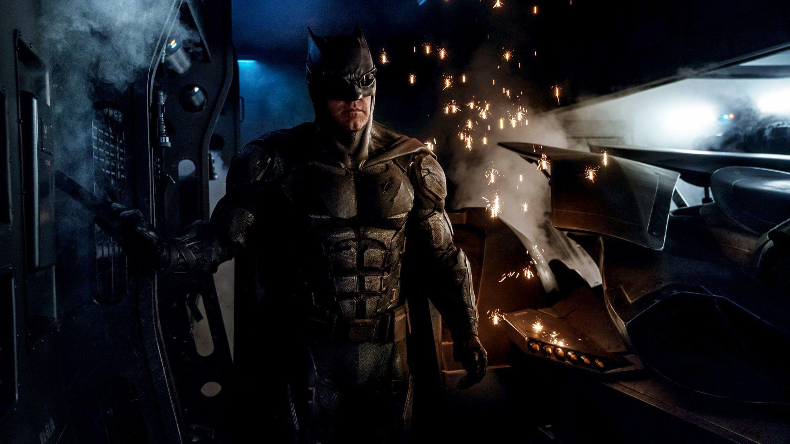 2560x1440 Batman Suit Zack Snyder