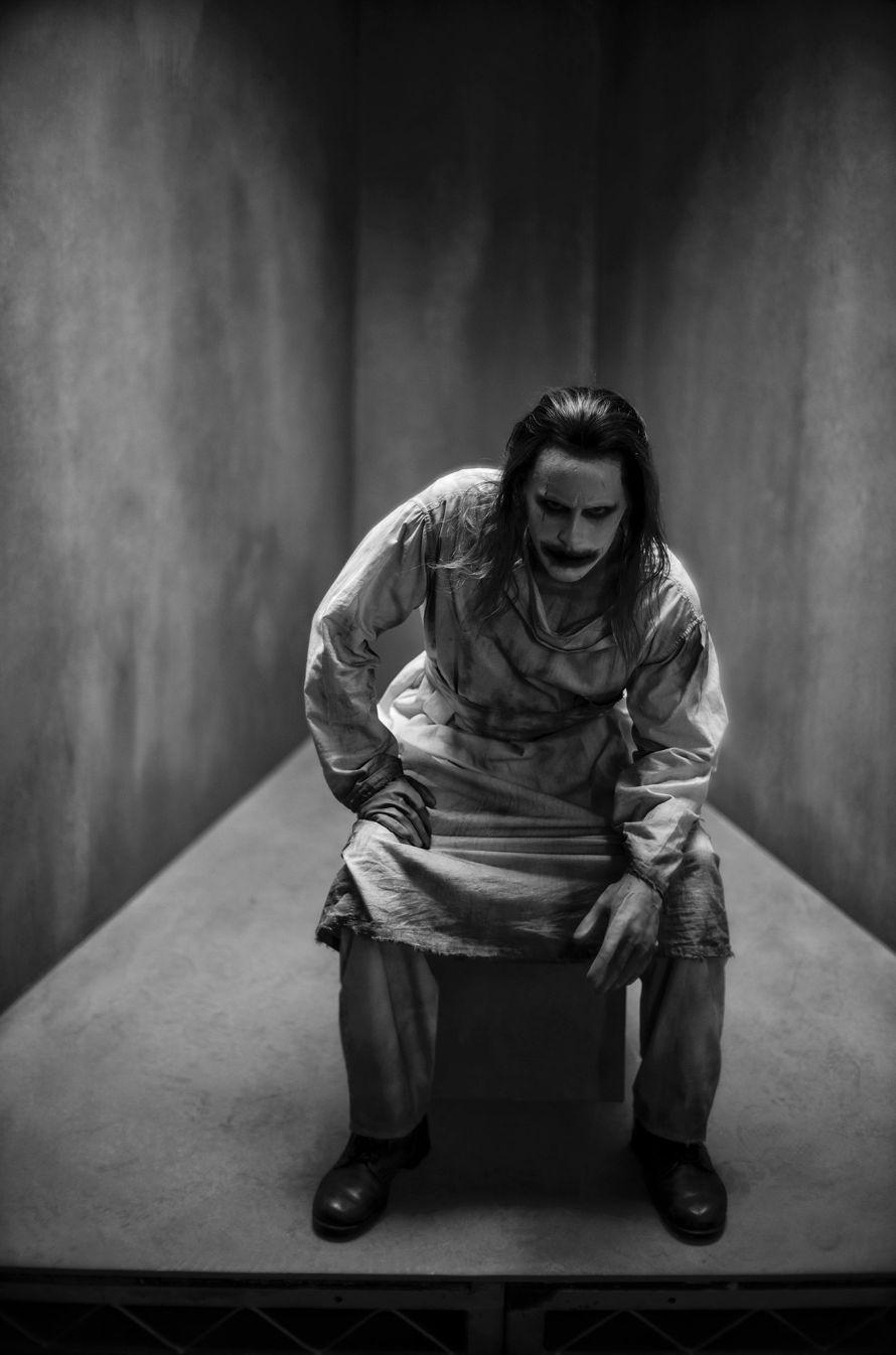 890x1346 Justice League: Jared Leto's Joker Look Revealed In Creepy New Image