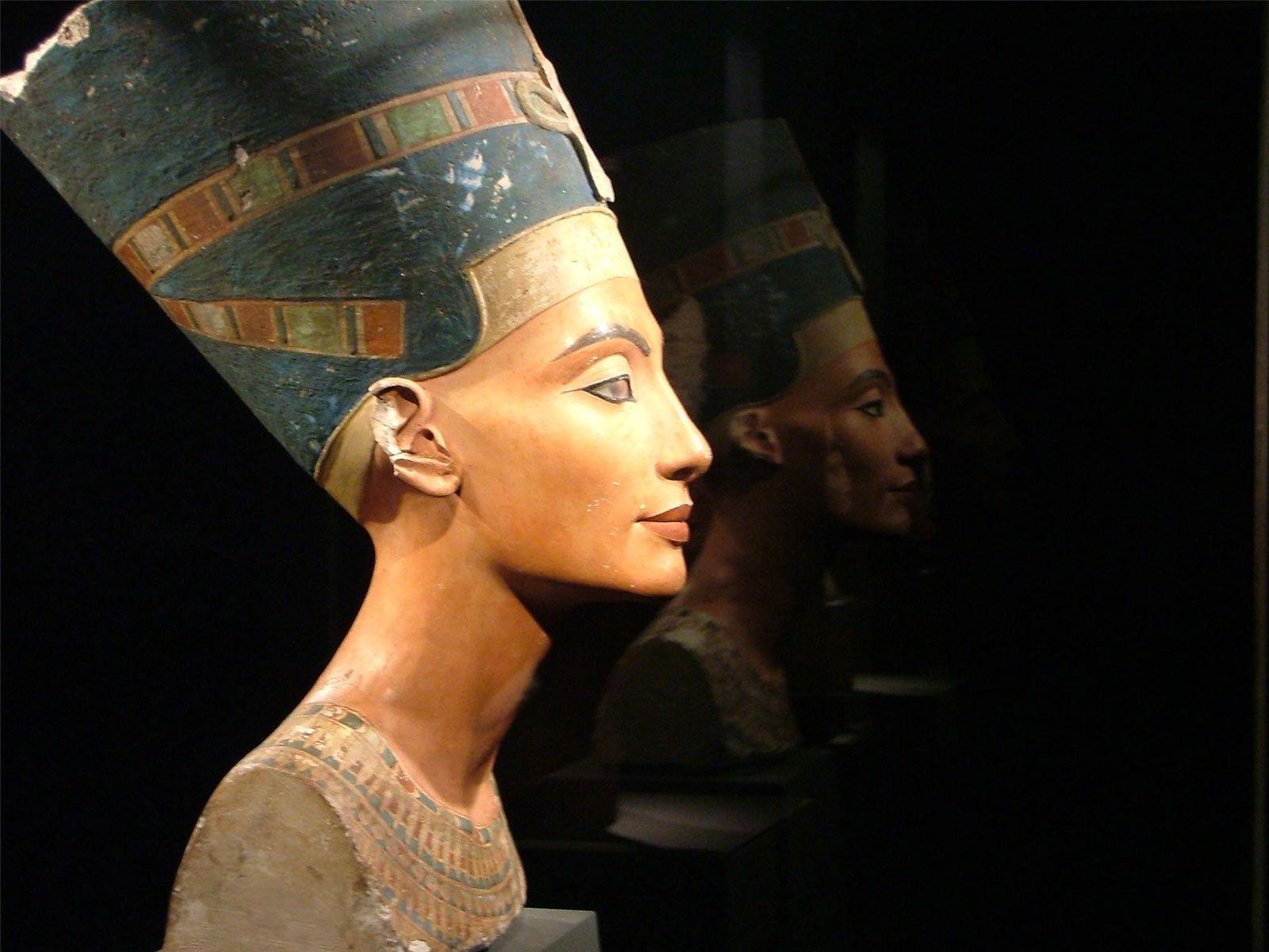 1600x1200 Nefertiti Wallpaper