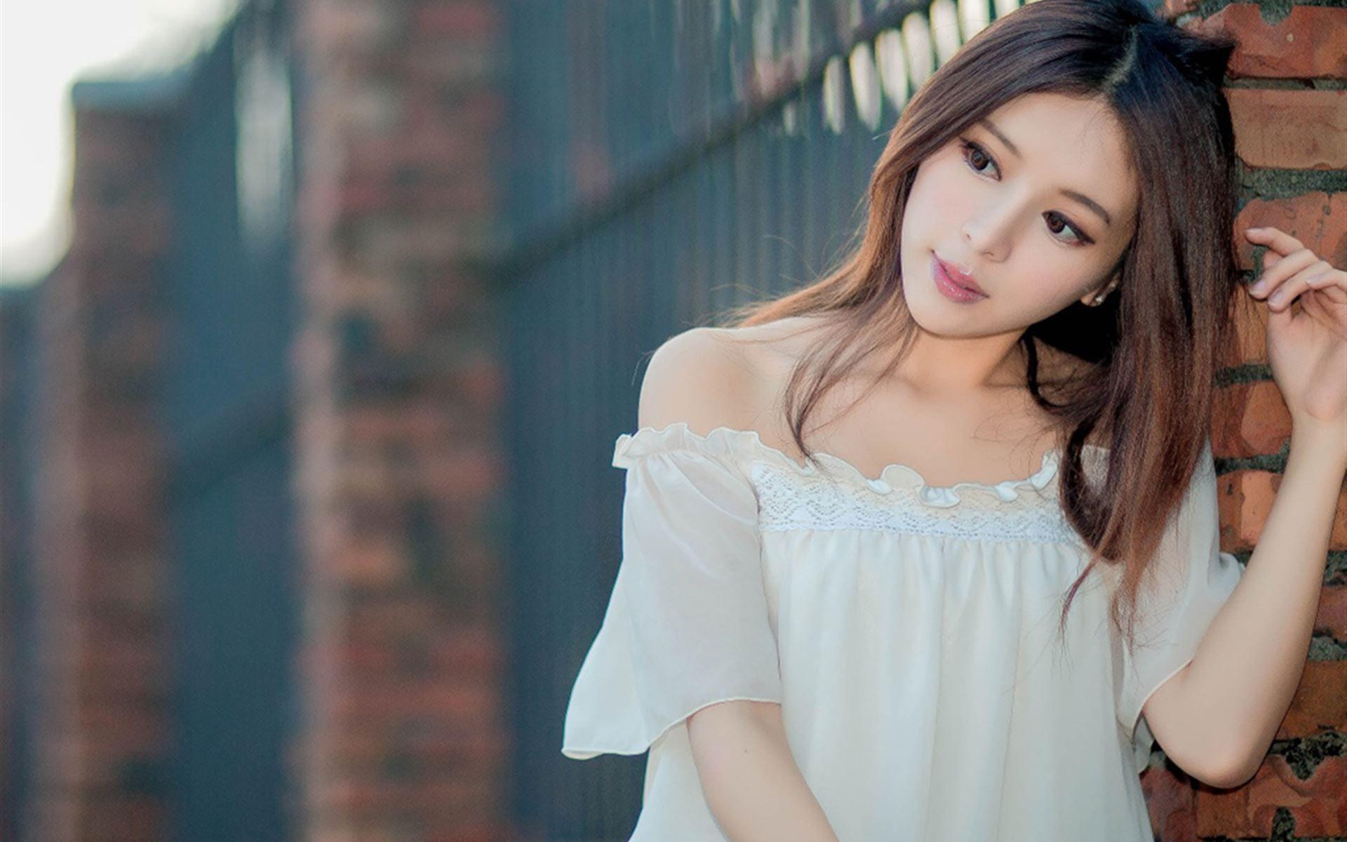 1920x1200 Beautiful asian girl iPad Wallpaper Free Download