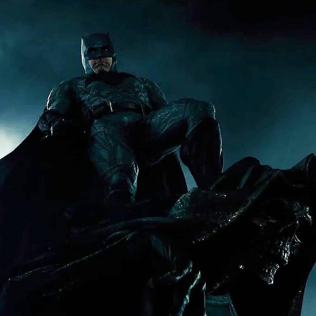 1080x1080 Batman Justice League Suit Android Wallpaper