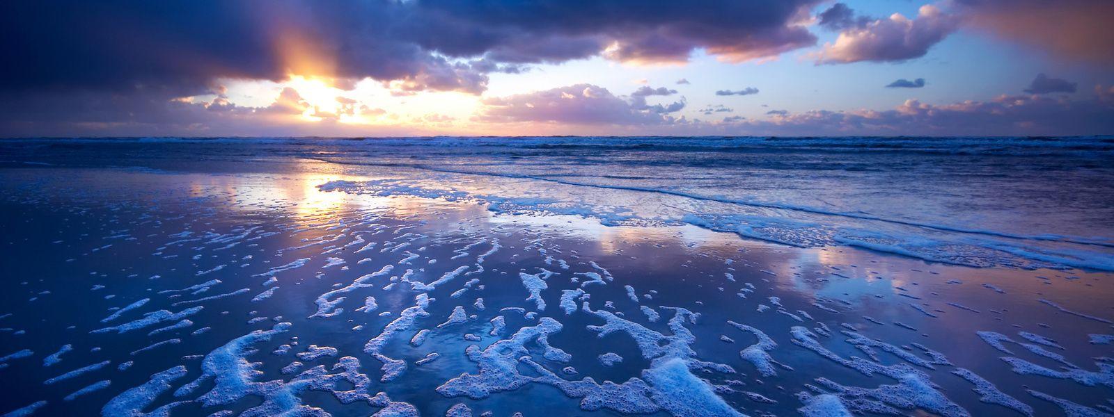 1600x600 Sunset waves wallpaper