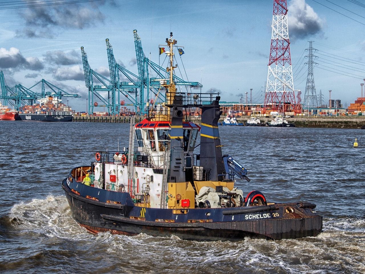 1280x960 Free Tugboat & Nature Image