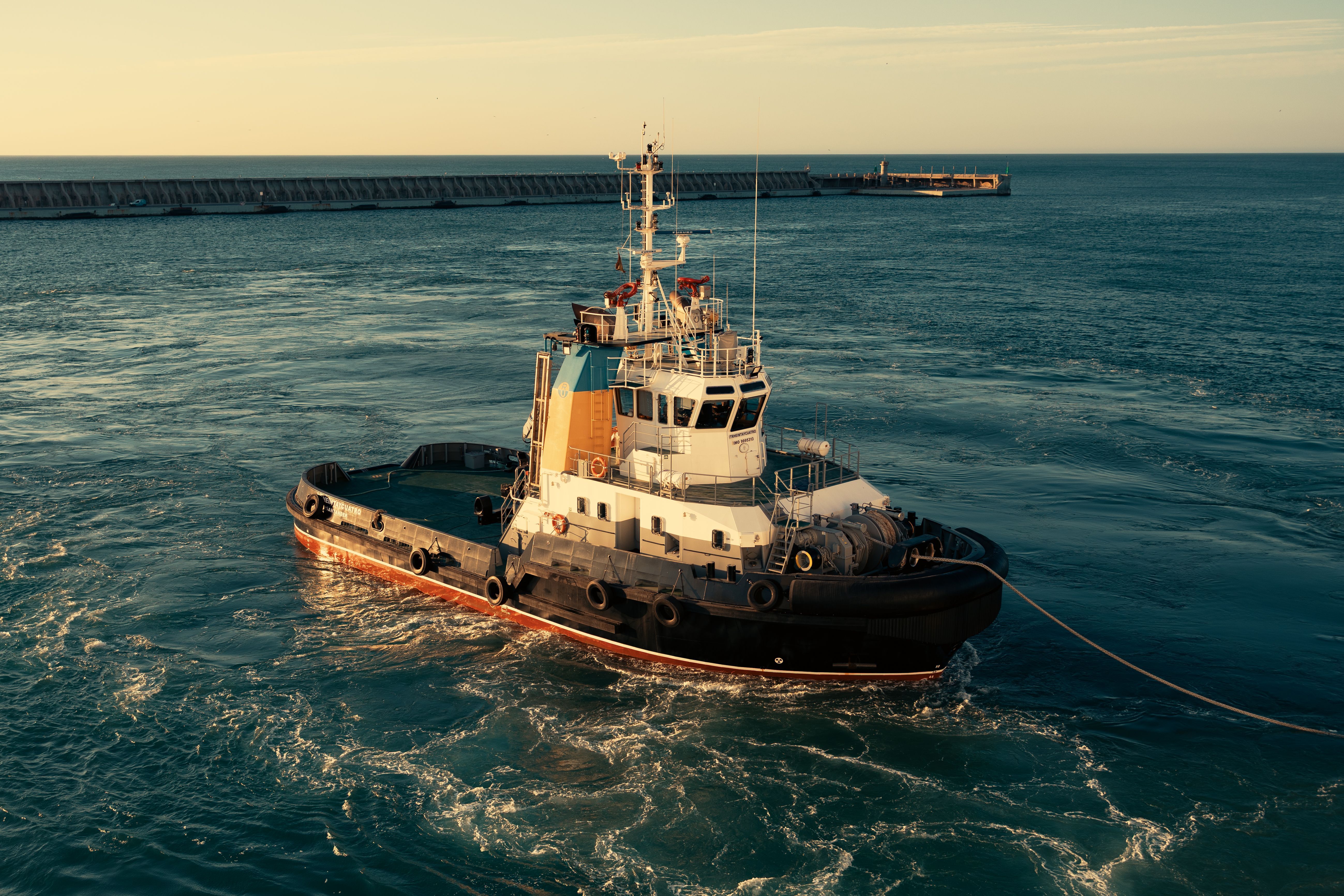 5196x3464 View of a Tug Boat Moored in a Harbor · Free