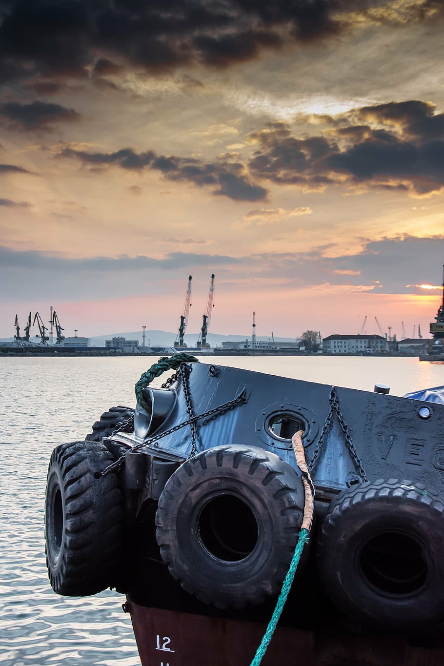 910x1365 Towing vessel 1080P, 2K, 4K, 5K HD wallpaper free download