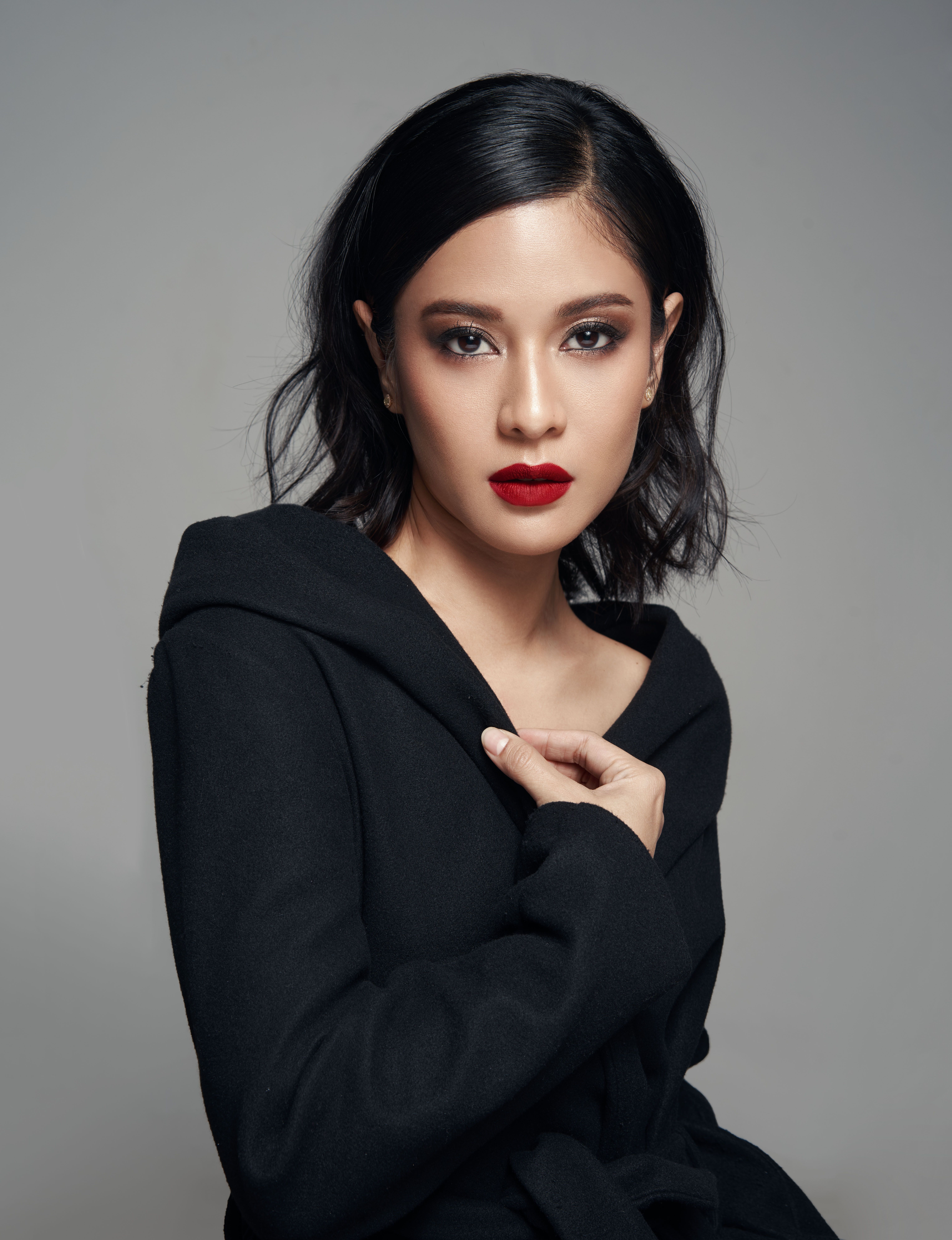 6106x7952 Dian Sastrowardoyo