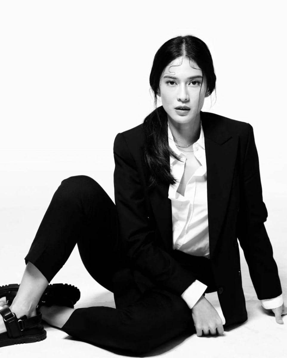 962x1200 Potret Dian Sastro yang Viral di Sosmed, Cocok SMA Lagi