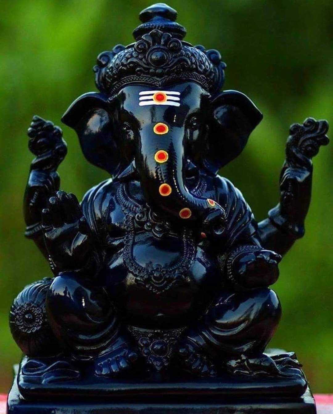 1080x1344 Black Statue of Lord Shri Ganesha Pics