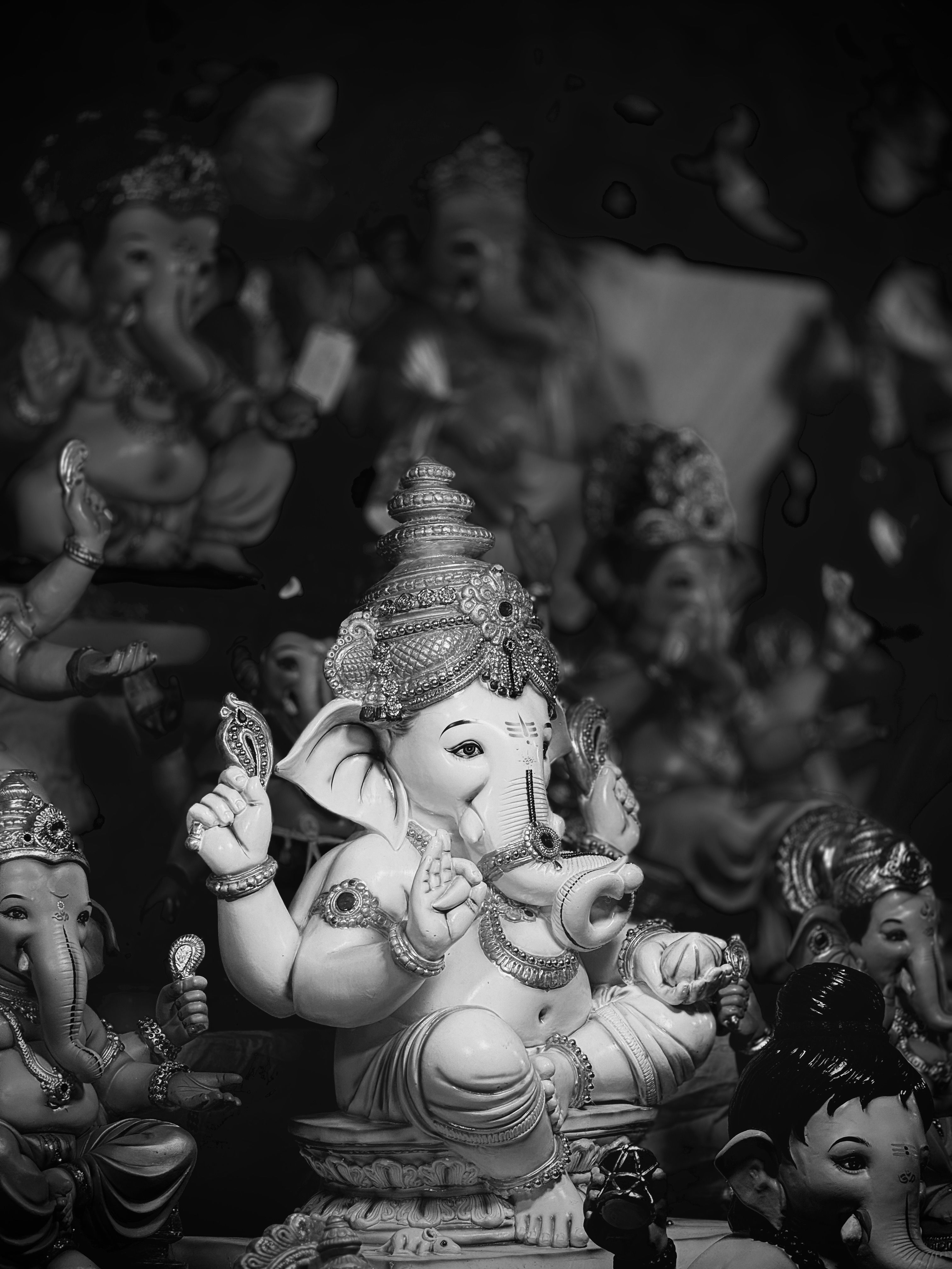 3024x4032 Black and White Ganesh Statues Display · Free