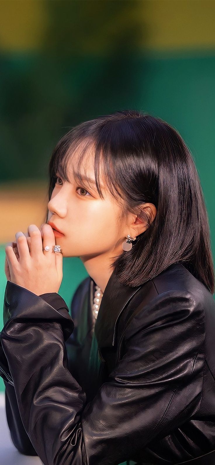 736x1592 Jo yuri izone panorama. Jo yuri wallpaper lockscreen, Sleek minimal leather jacket, Idols
