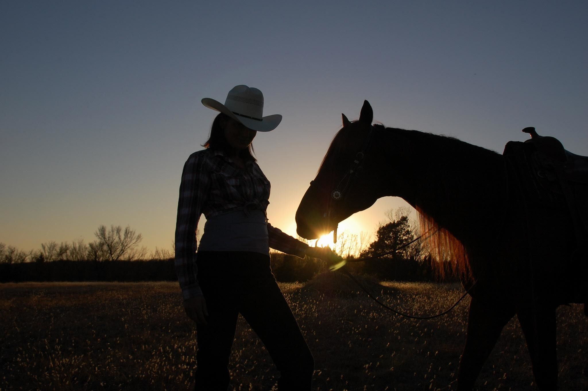 2048x1362 Country Girl Wallpaper