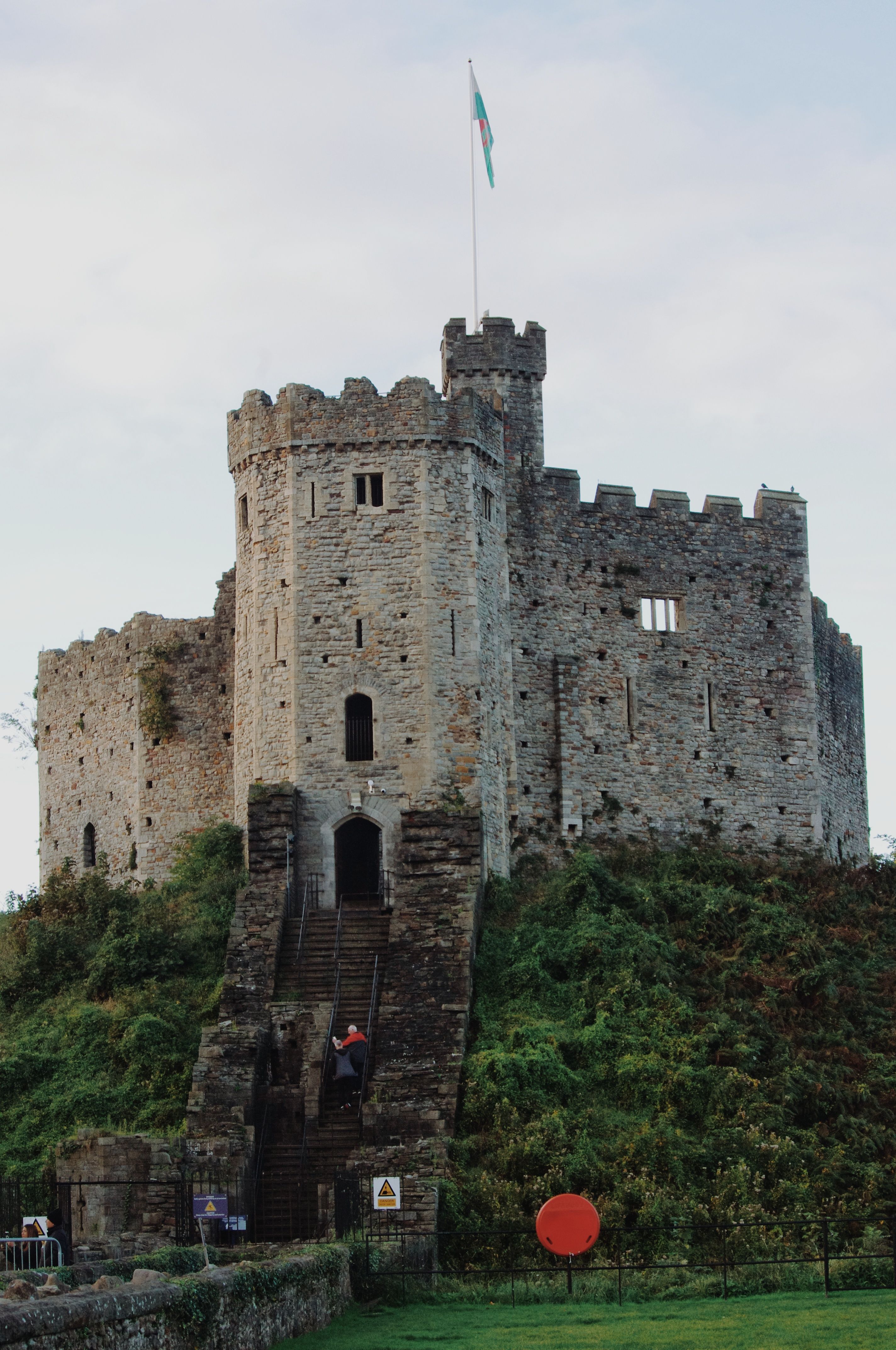 2848x4288 Cardiff Castle Photo, Download The BEST Free Cardiff Castle & HD Image