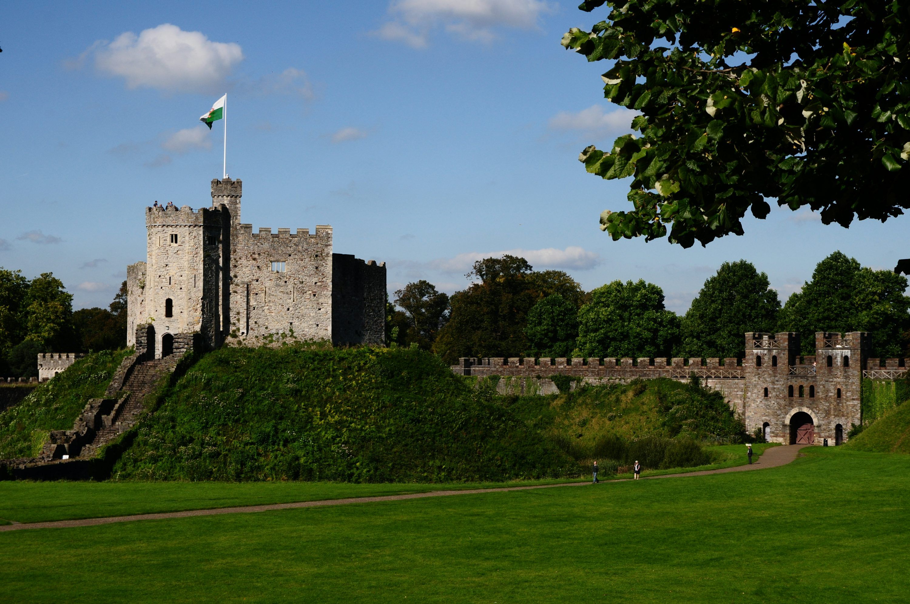 3000x1993 Cardiff Castle Picture. Download Free Image