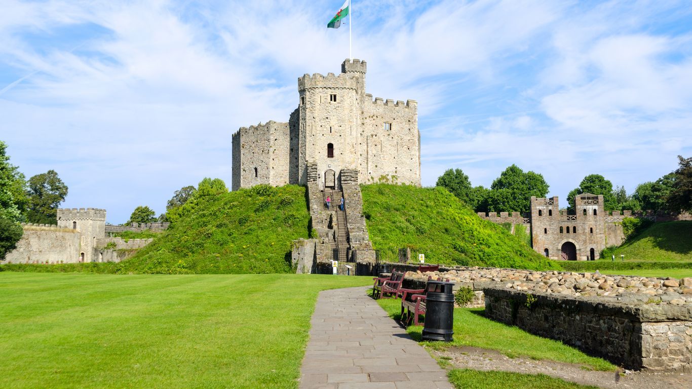 1366x768 Cardiff Travel Guide