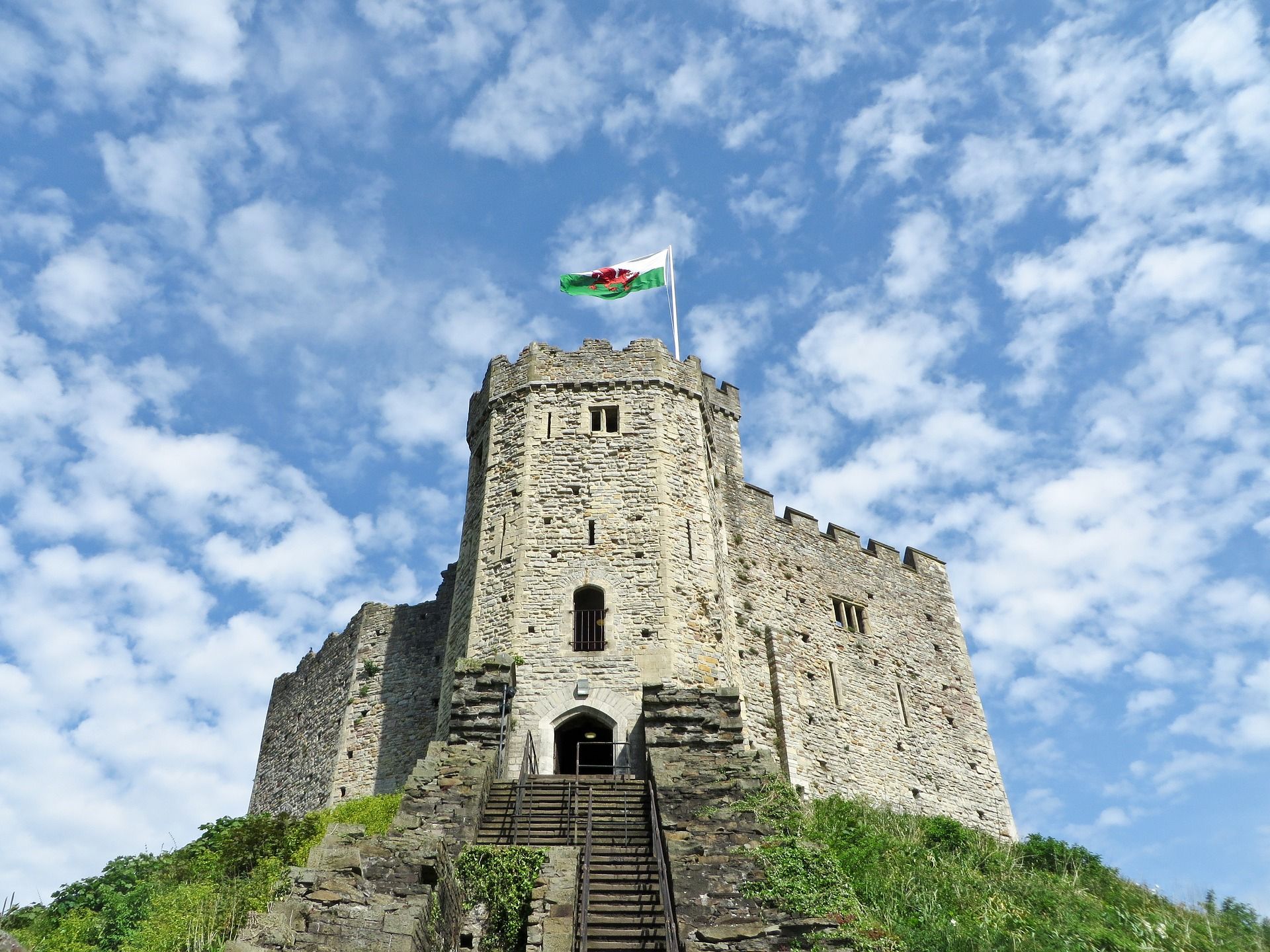 1920x1440 Private Day Tour of Cardiff, Including Cardiff Castle, St Fagan's Museum and Cardiff Bay Of The UK