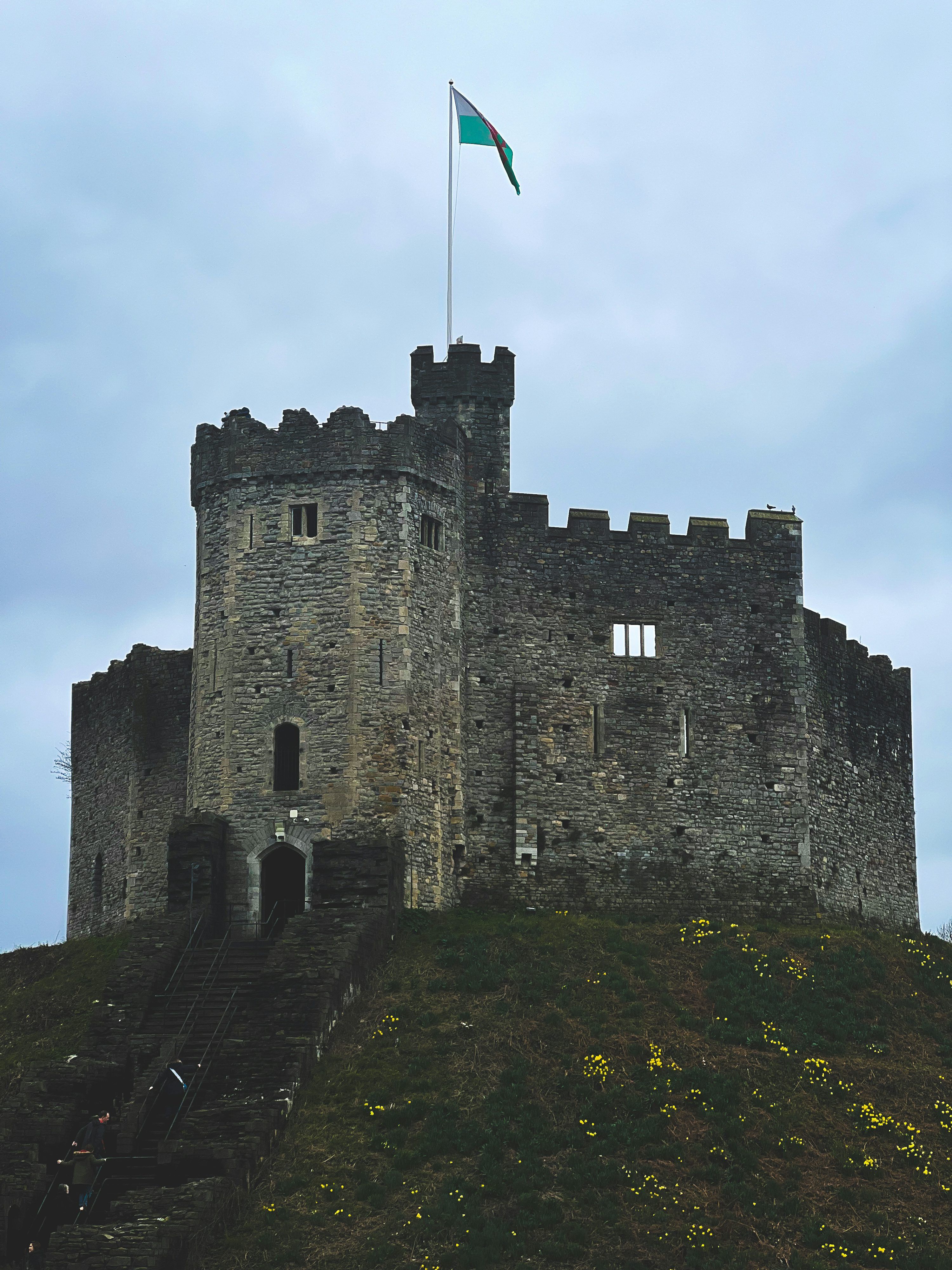 3000x4000 Cardiff Castle Picture. Download Free Image
