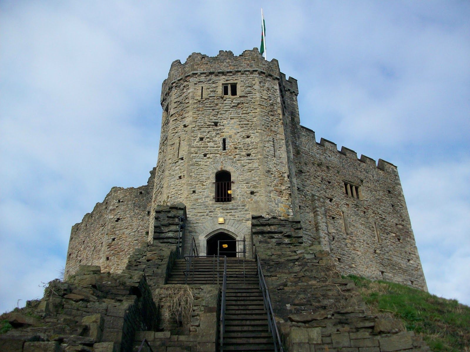 1600x1200 History Undressed: Castle of the Week: Cardiff Castle