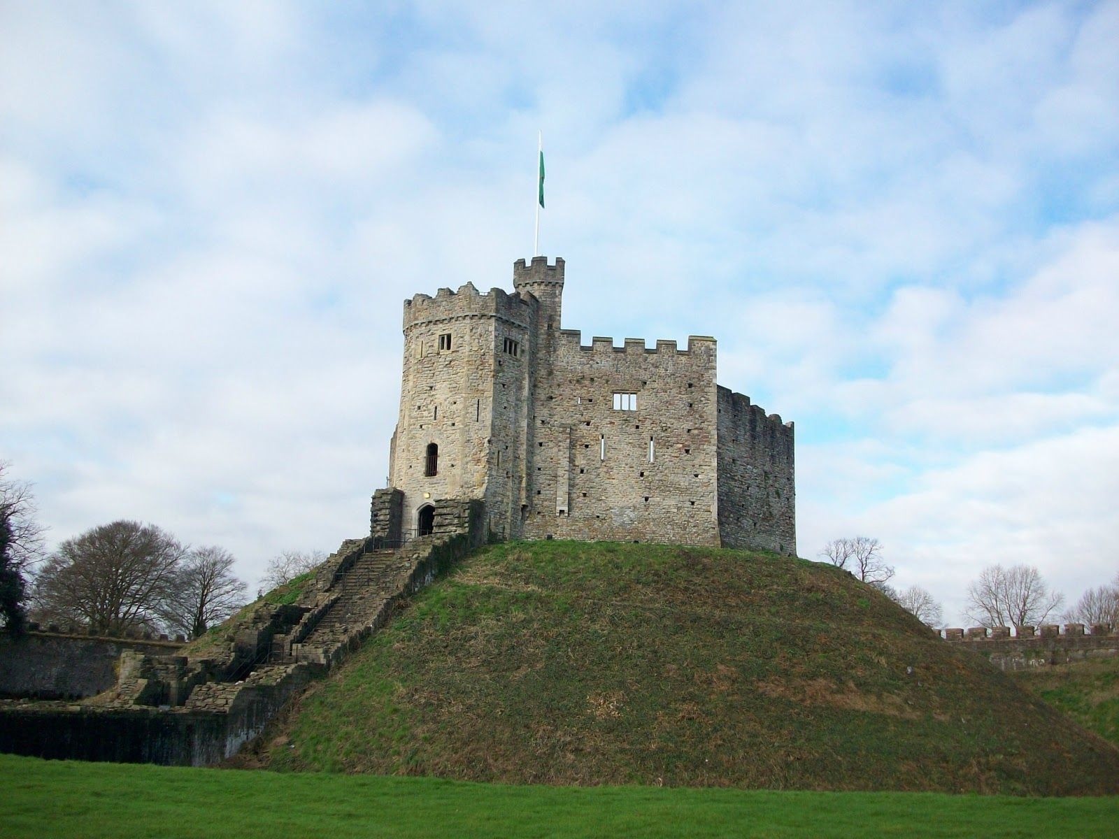 1600x1200 History Undressed: Castle of the Week: Cardiff Castle