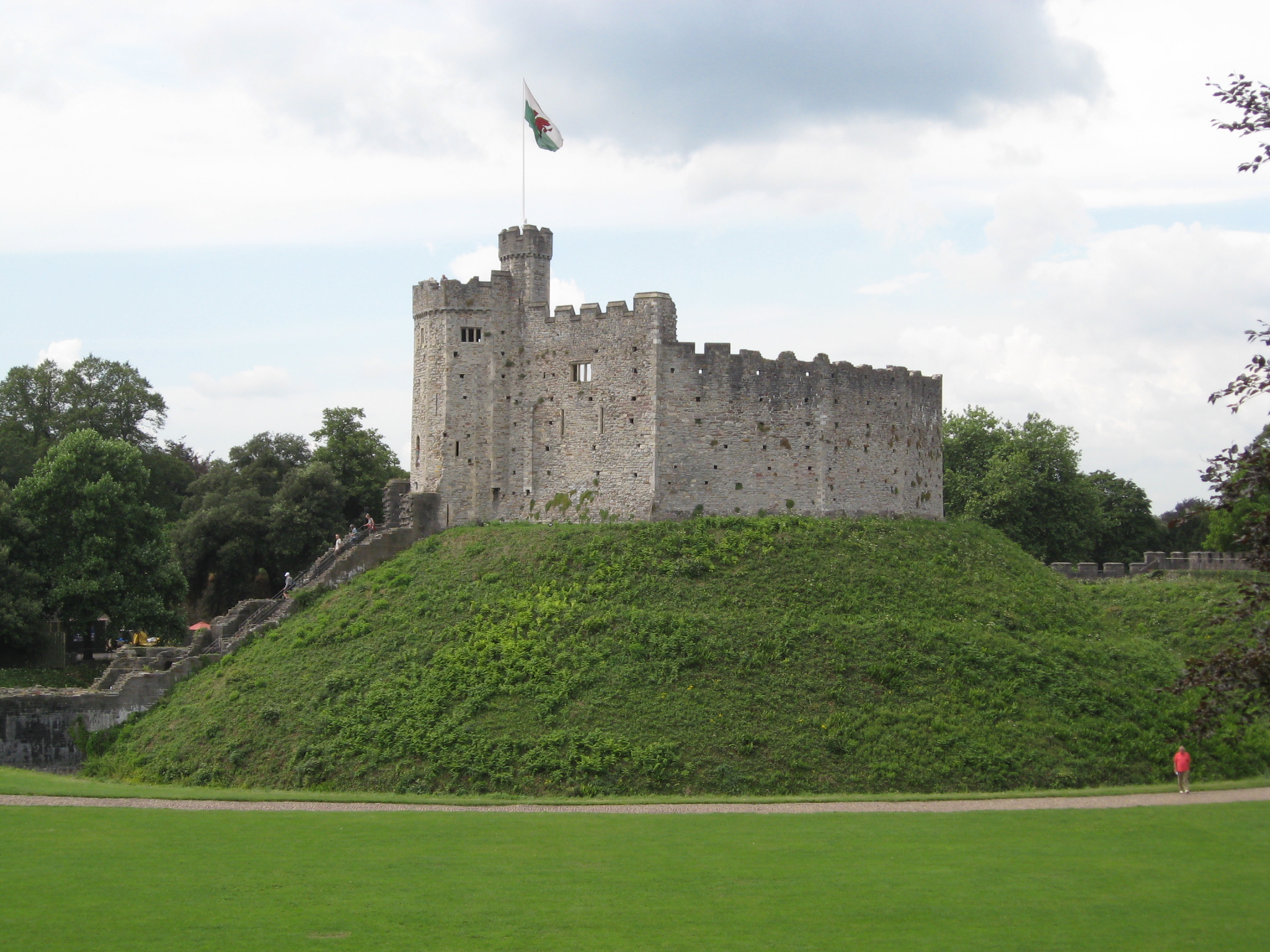 2048x1536 Motte, Cardiff Castle.org.uk