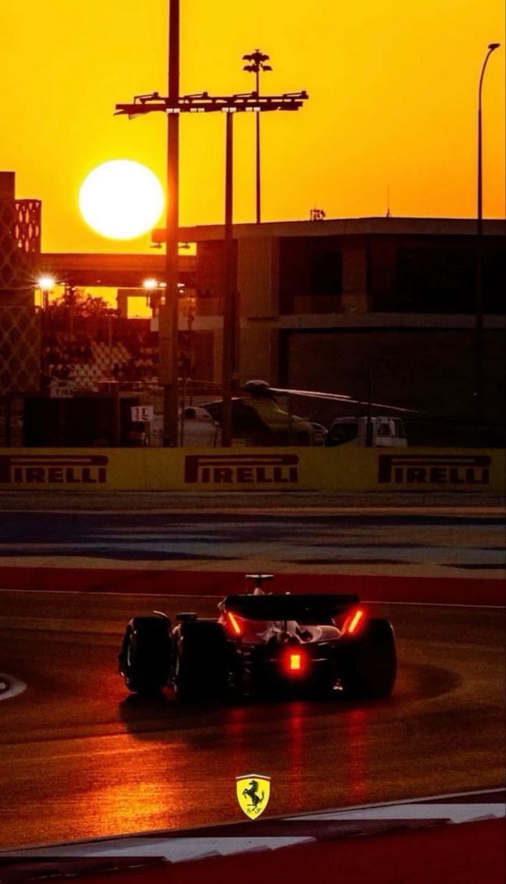 736x1284 Leclerc sunset lap