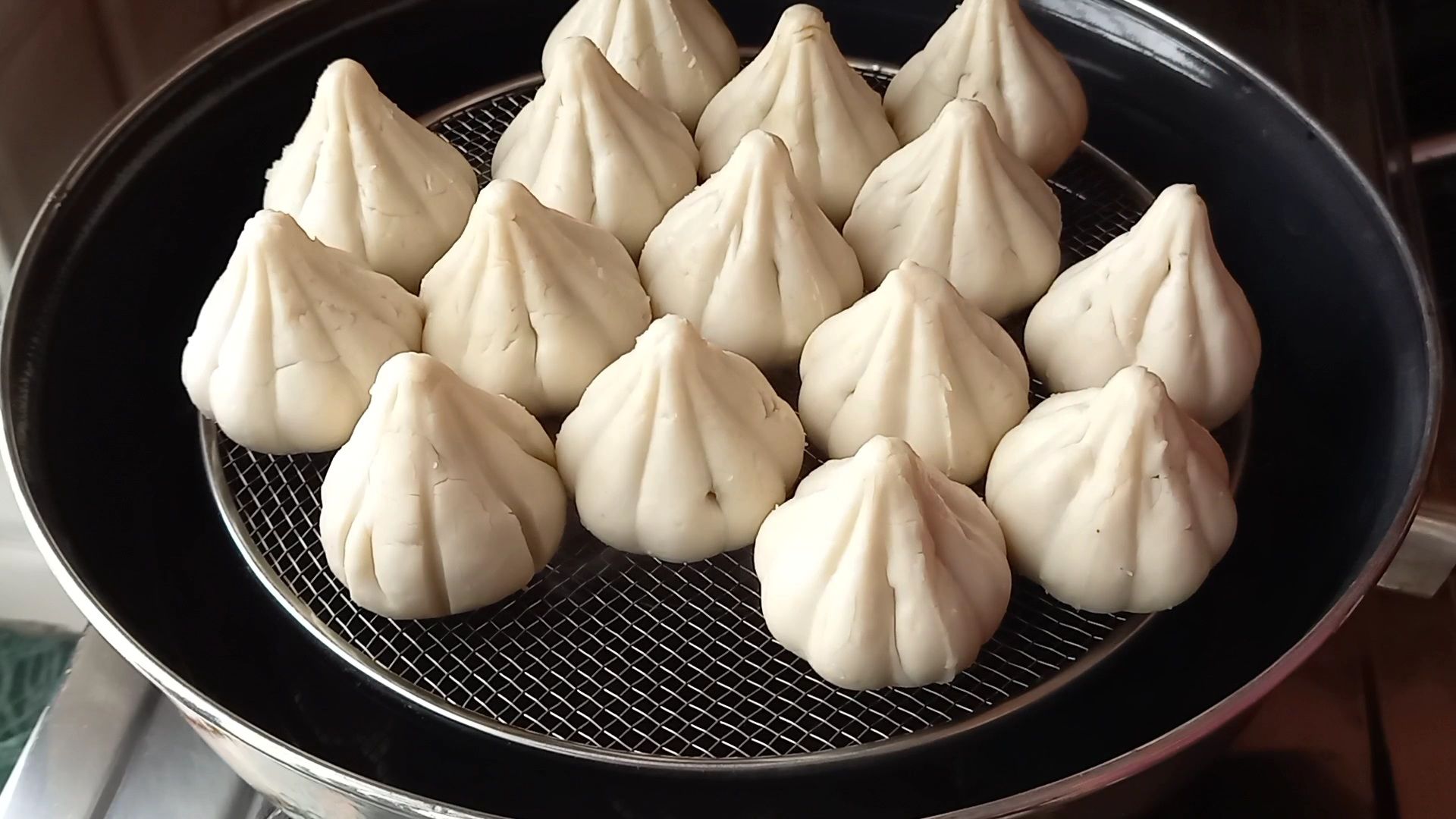 1920x1080 Modak Recipe. Ukadiche Modak (with mold, without mold)