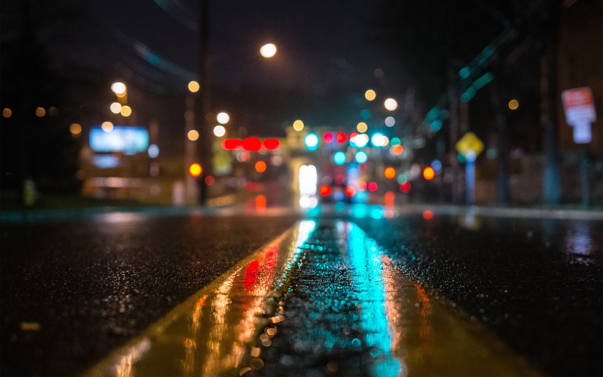 2560x1600 A Wet Street