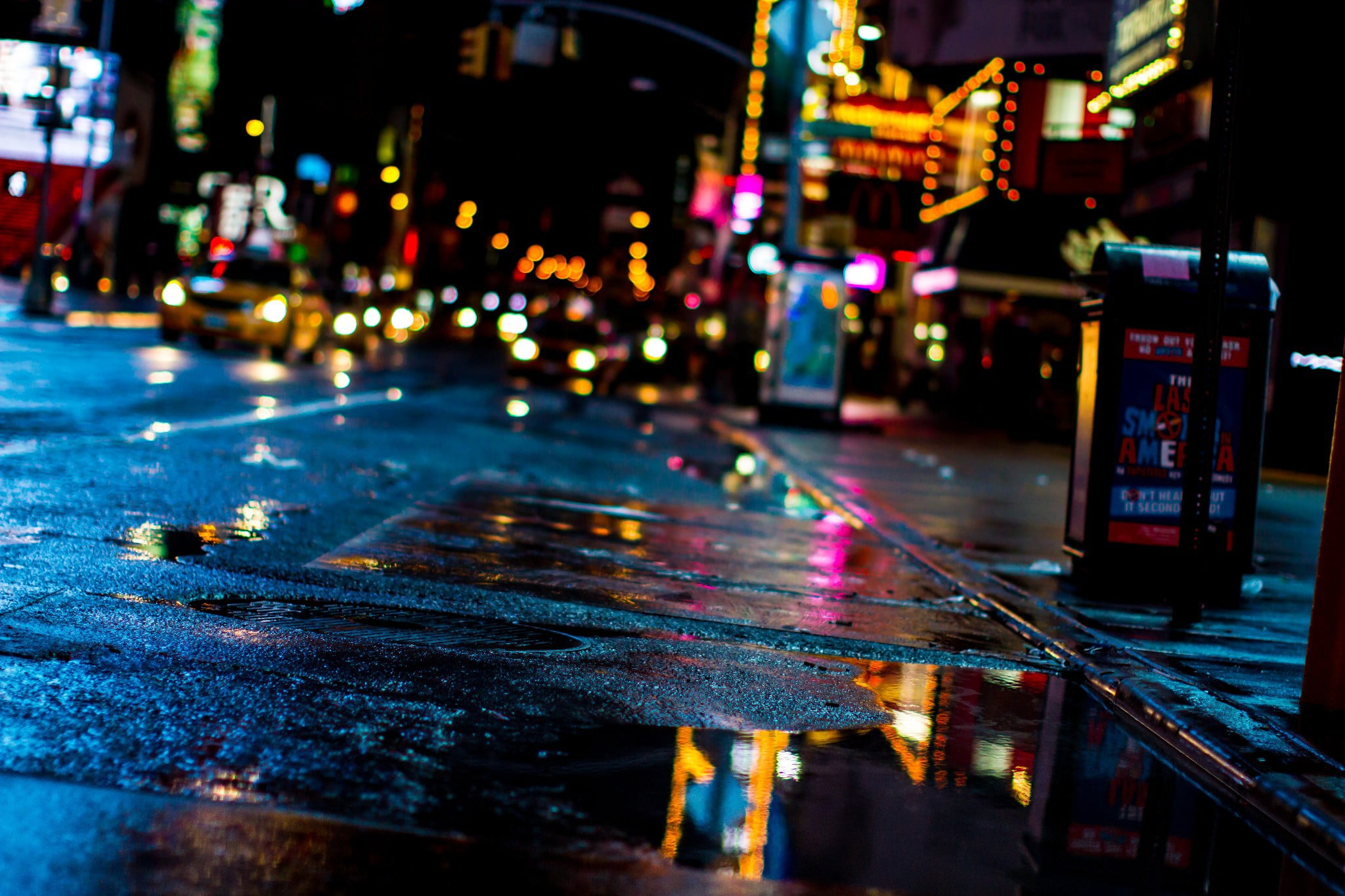 2048x1365 Black and red train toy, city lights, wet street, water, city HD wallpaper