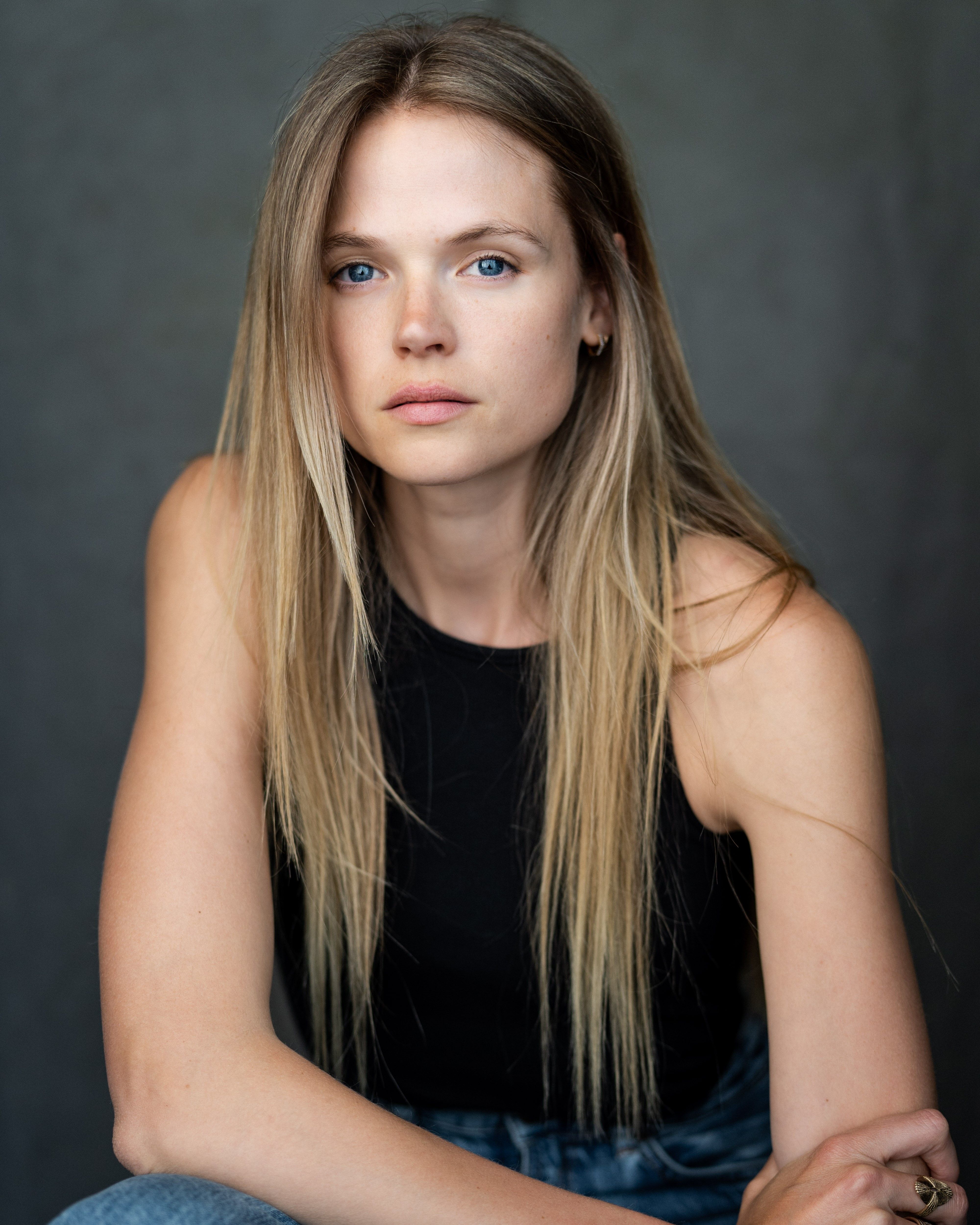 4000x5000 Gabriella Wilde: Movies, TV
