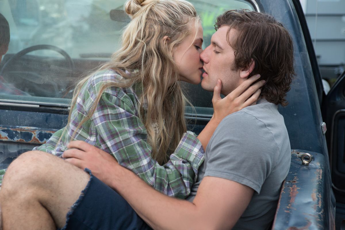 1200x800 Endless Love Interview: Alex Pettyfer Talks Kissing Scenes