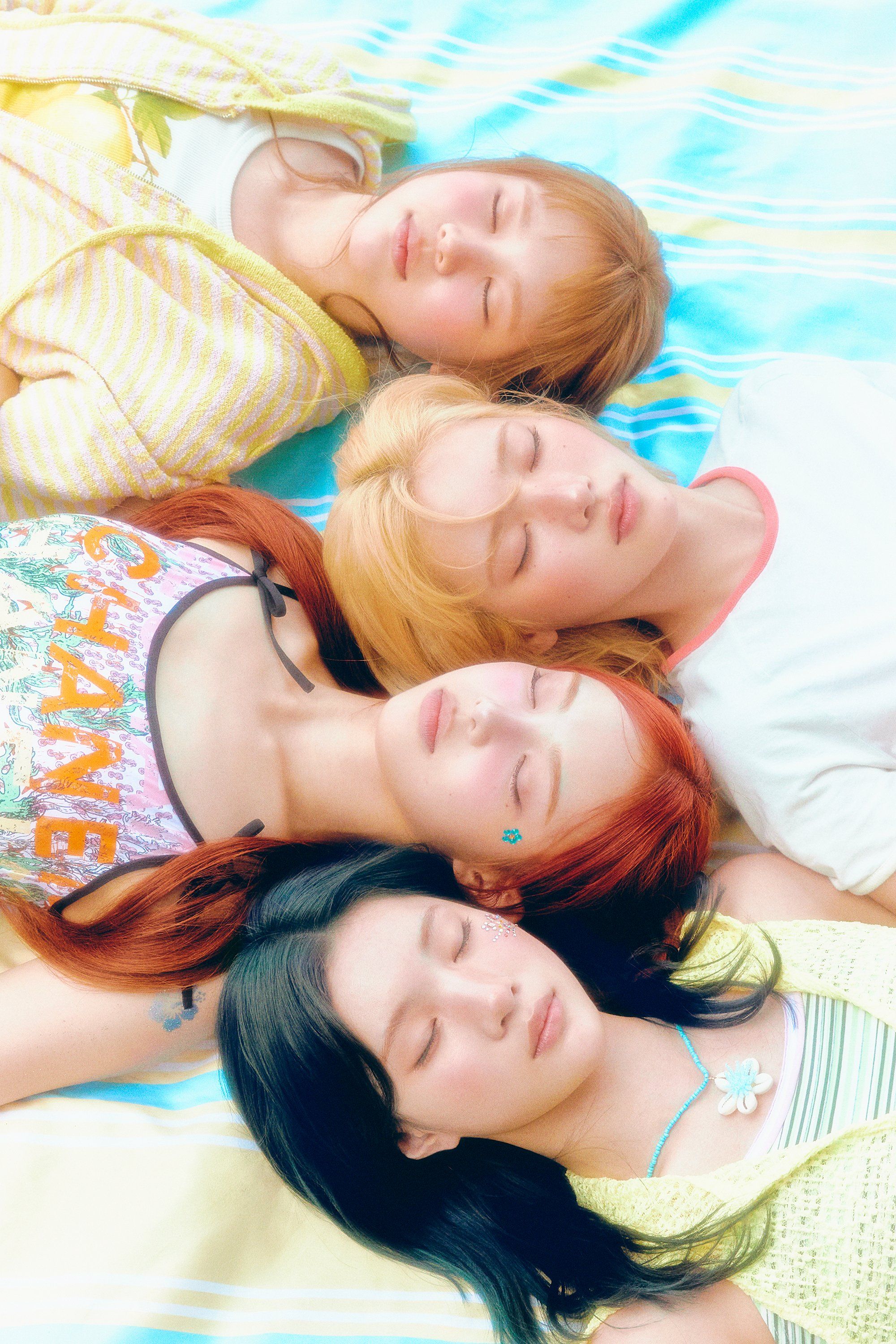 2000x3000 Hearts2Hearts 2nd Mini Album: Lemon Tang (Teaser Image BEACH Ver. & Units)