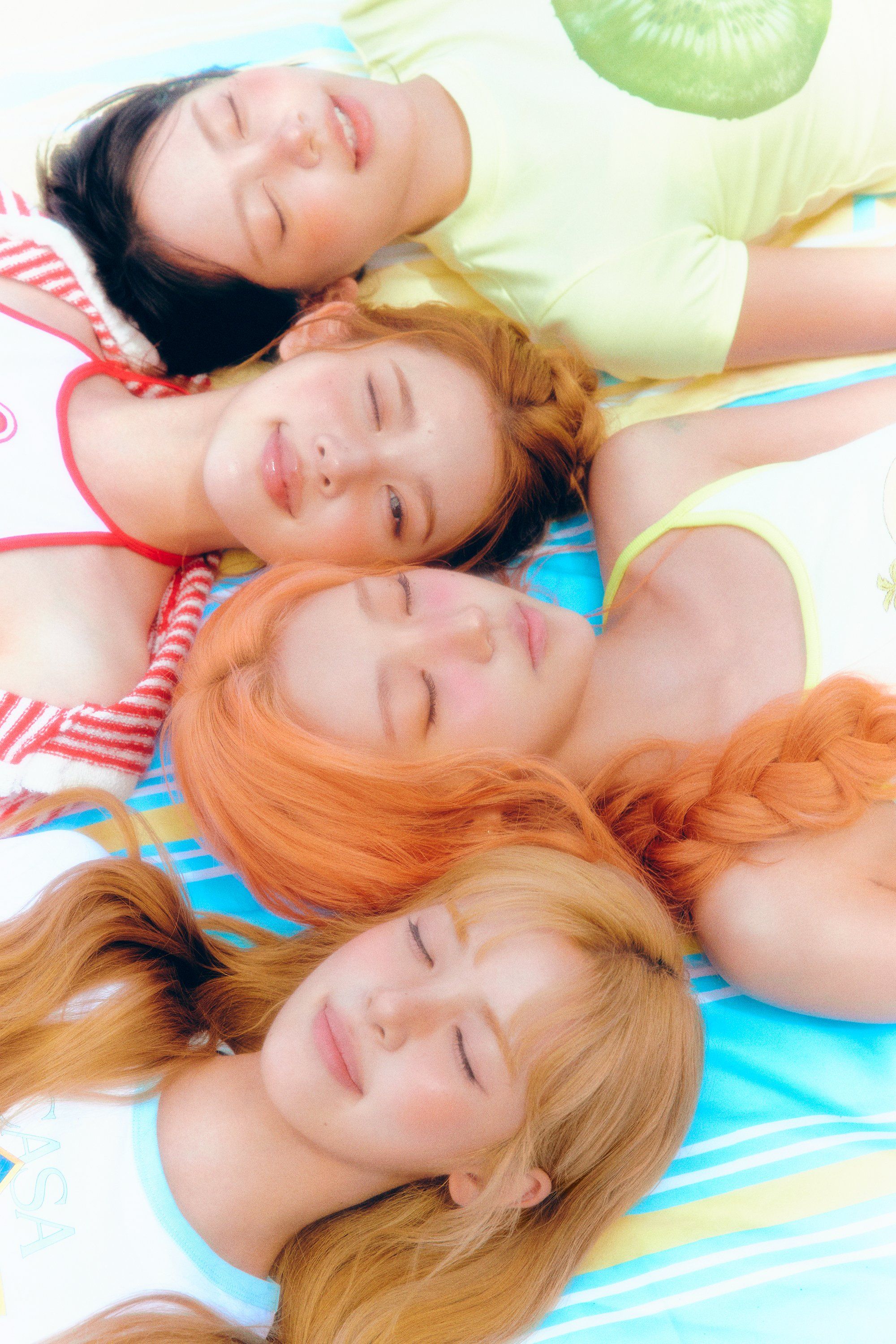 2000x3000 Hearts2Hearts 2nd Mini Album: Lemon Tang (Teaser Image BEACH Ver. & Units)