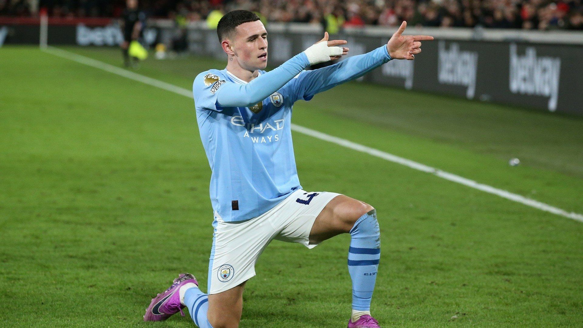 1920x1080 Manchester City F.C. Star Player in Action Soccer Wallpaperx1080