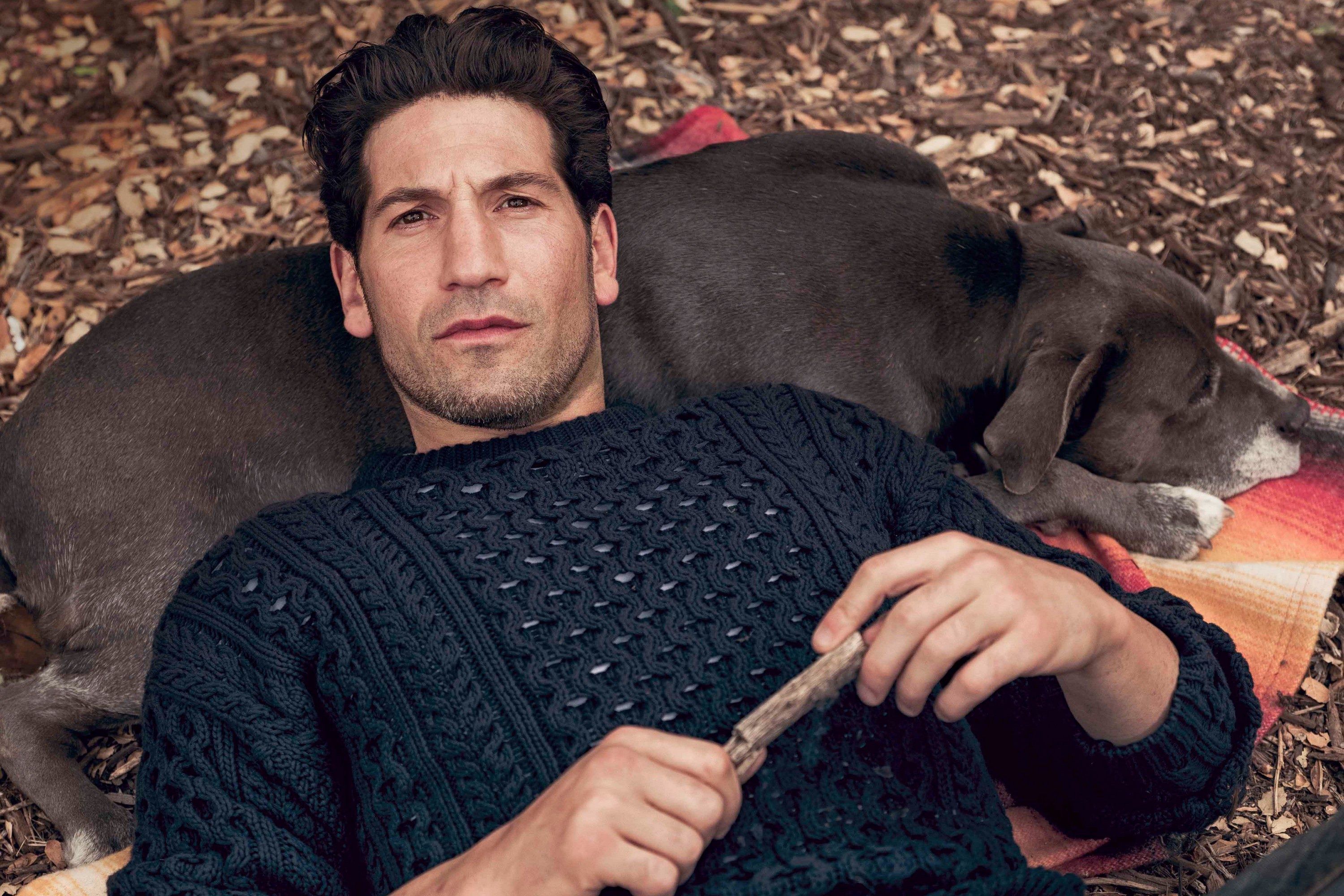 3000x2000 Wallpaper dog, look, pose, actor, John Bernthal, Jon Bernthal for mobile and desktop, section мужчины, resolution 3000x2000