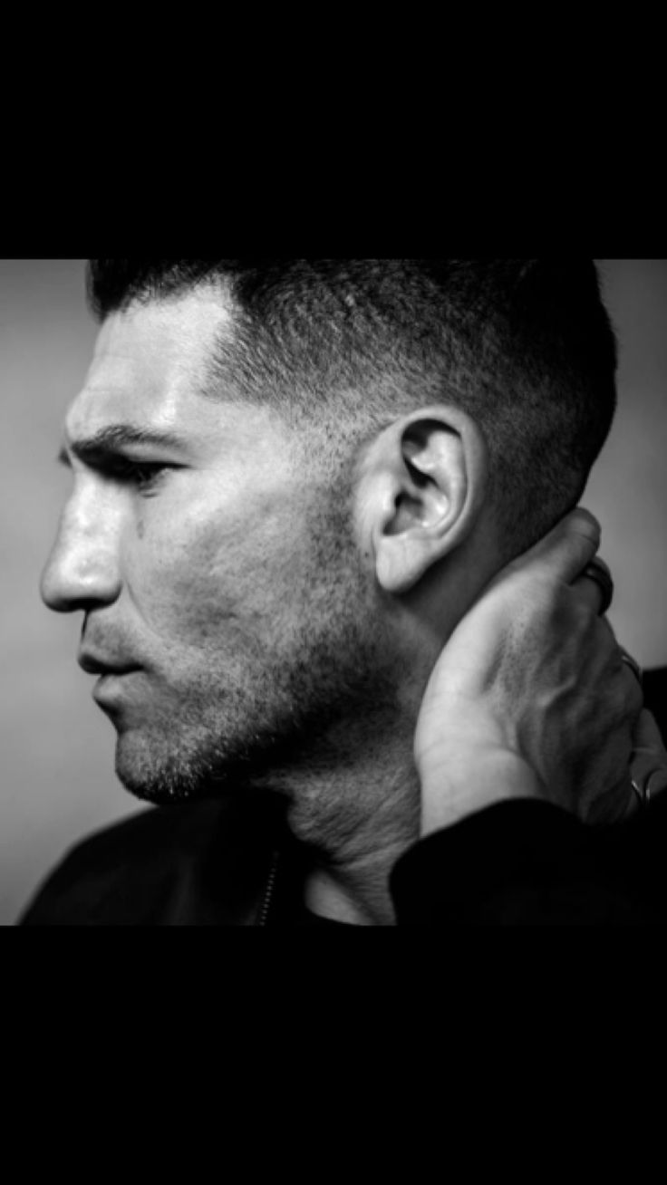 736x1308 Jon Bernthal