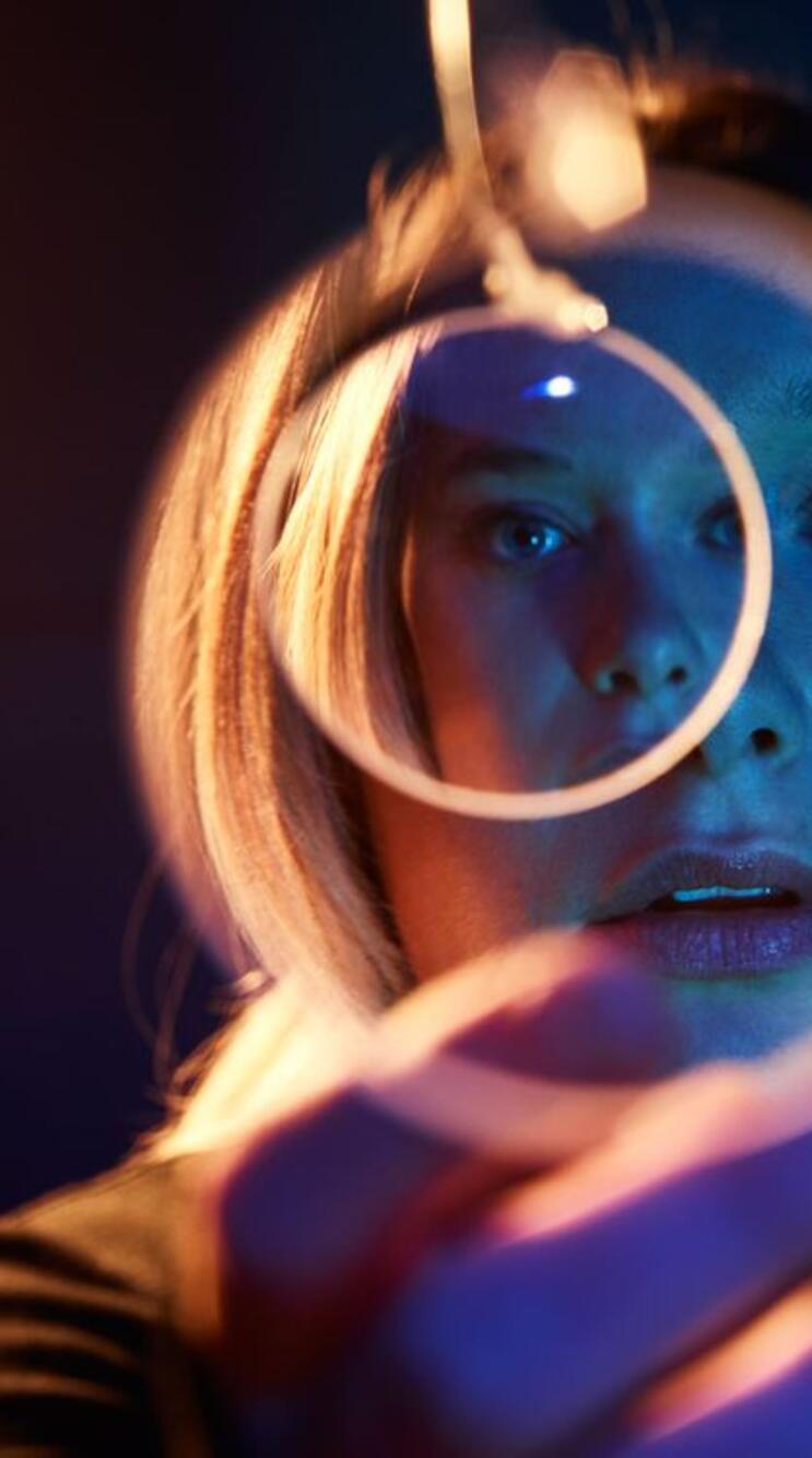 743x1334 Rachel Keller Wallpaper