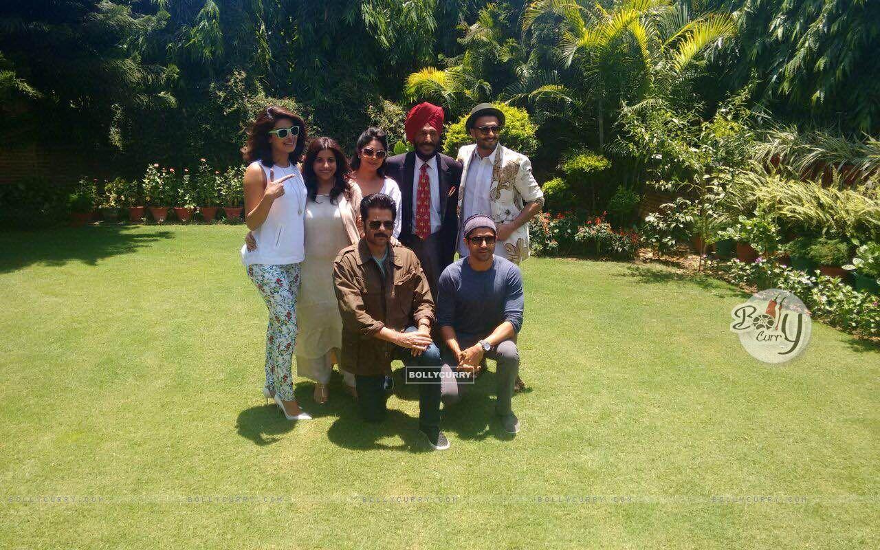 1280x800 Wallpaper DDD meets the 'Flying Sikh' Milkha Singh! size:1280x800
