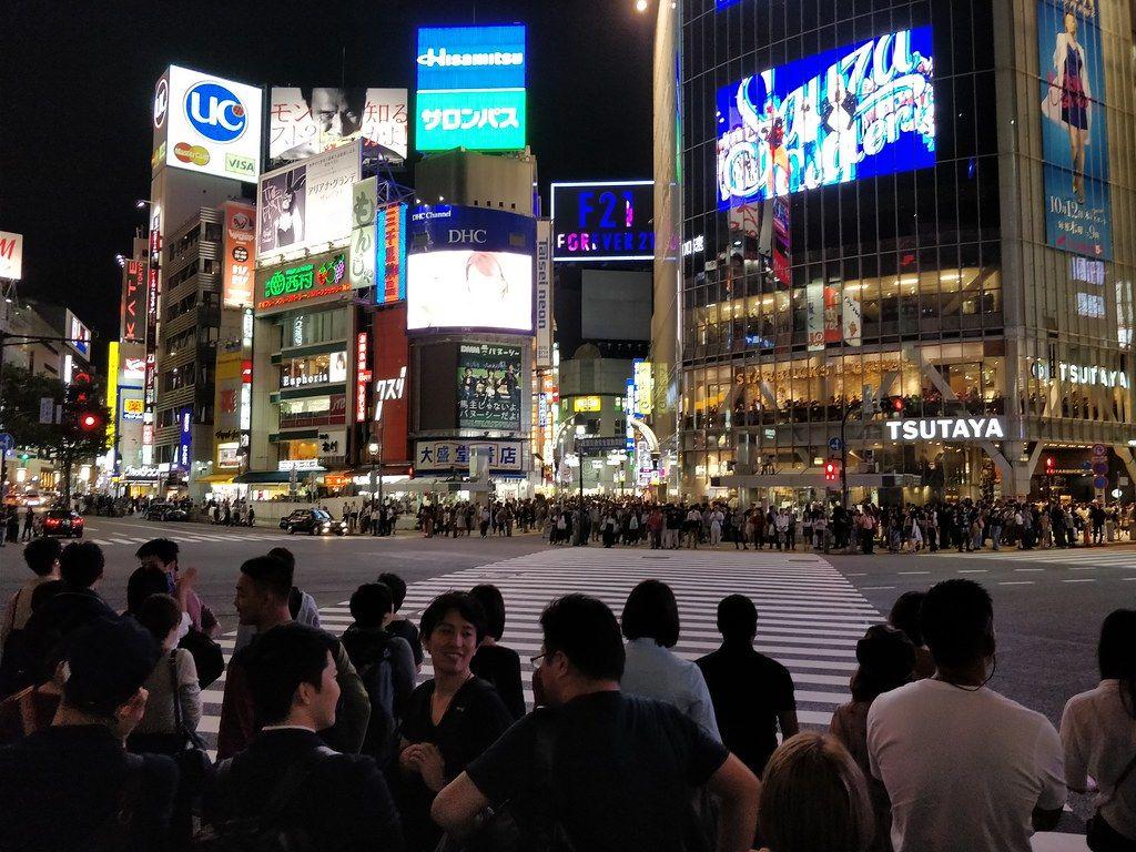 1024x768 Busy Shibuya Crossing on a Saturday evening