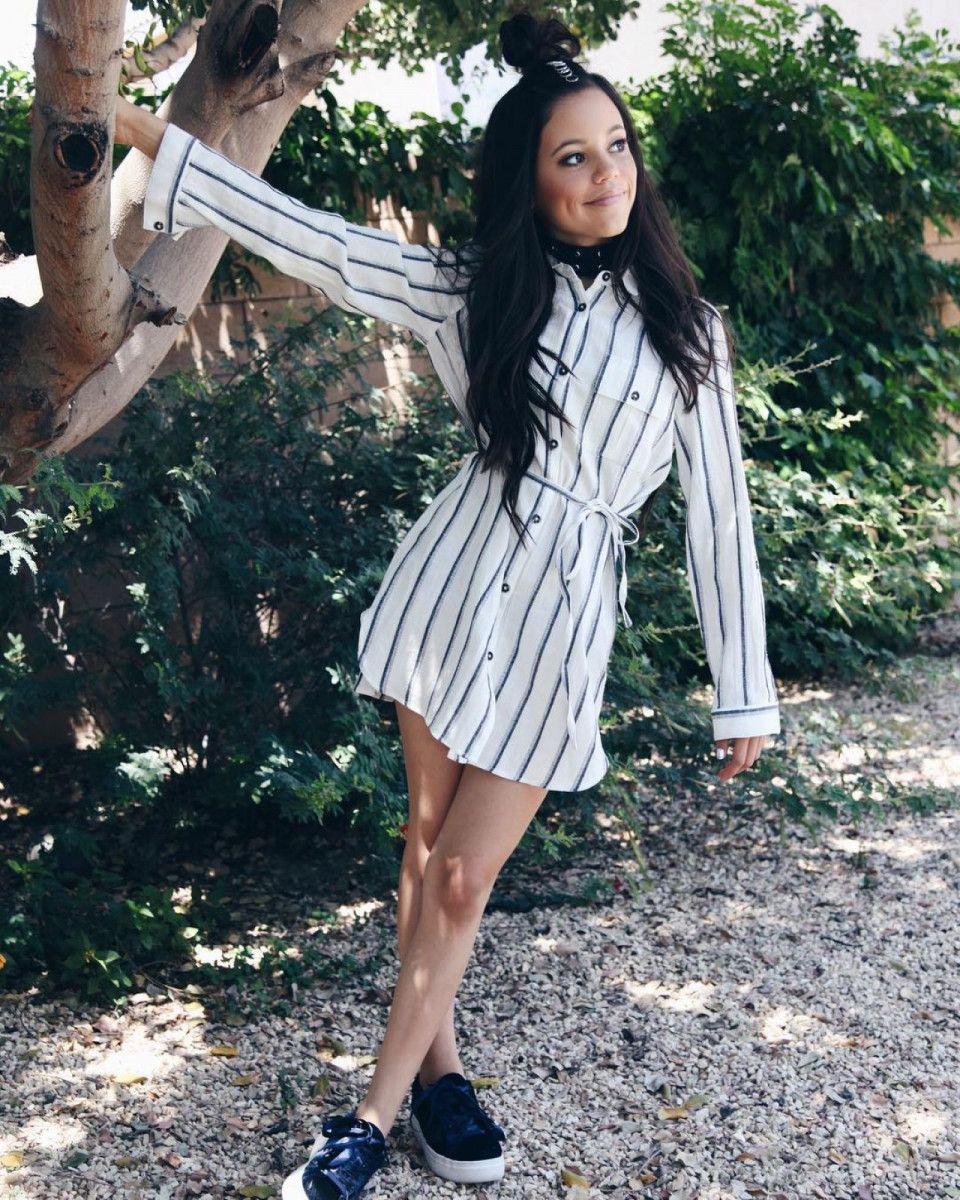 960x1200 Jenna Ortega wallpaper